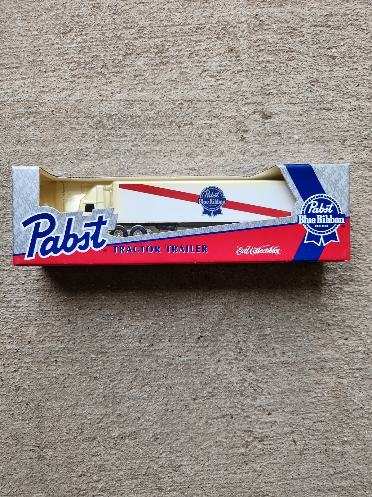 ERTL DIE CAST 1:64 TRACTOR TRAILER PABST BLUE RIBBON BEER