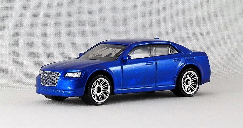 2022 Matchbox 2015 Chrysler 300 – Metalflake Blue – Loose