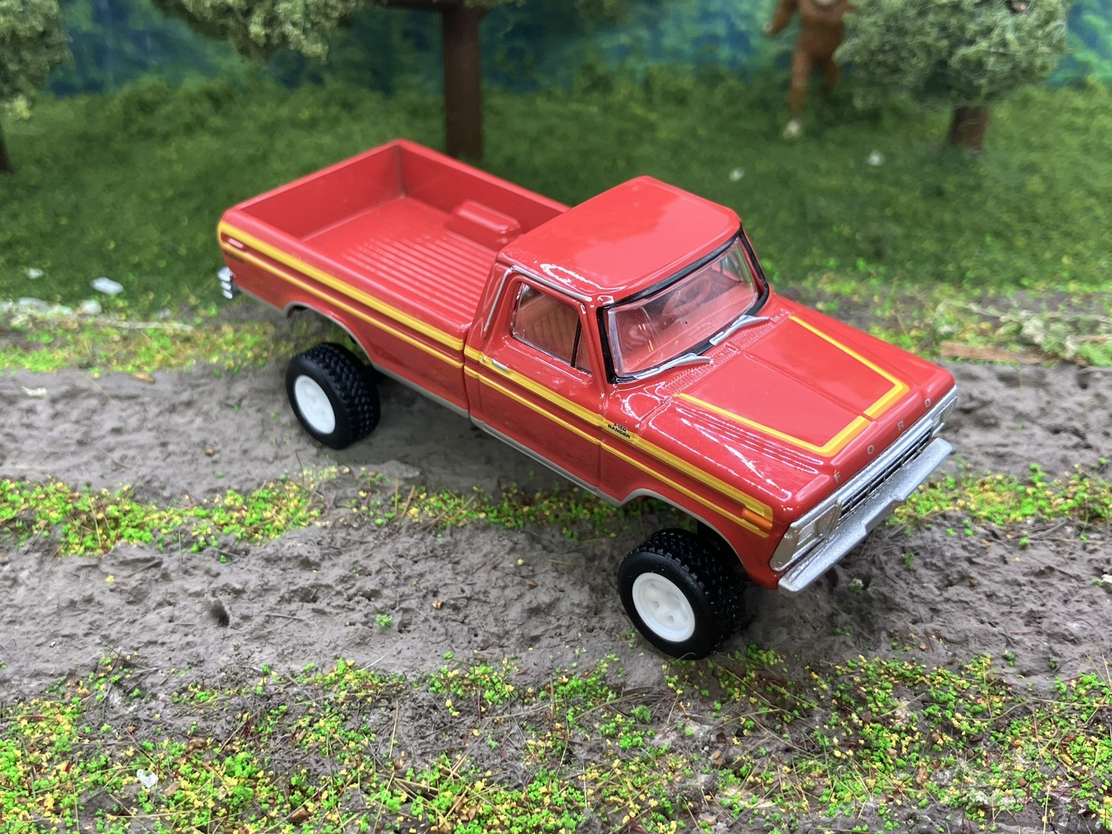 1978 Ford F-150 Ranger Explorer Lifted 4×4 Truck 1/64 Diecast Custom Greenlight