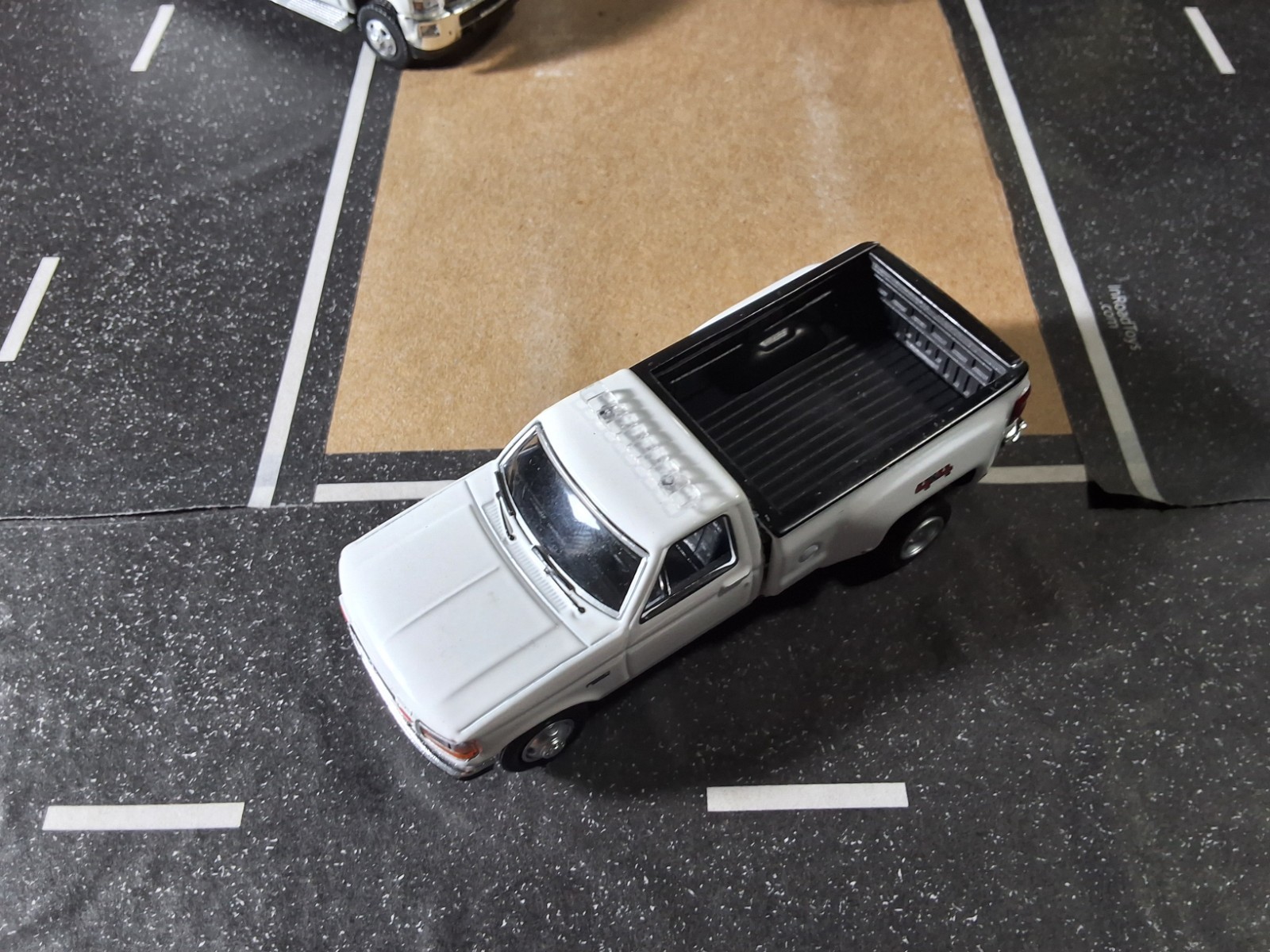 Greenlight Custom Kitbash Ford F-350 4X4 Dually work Truck