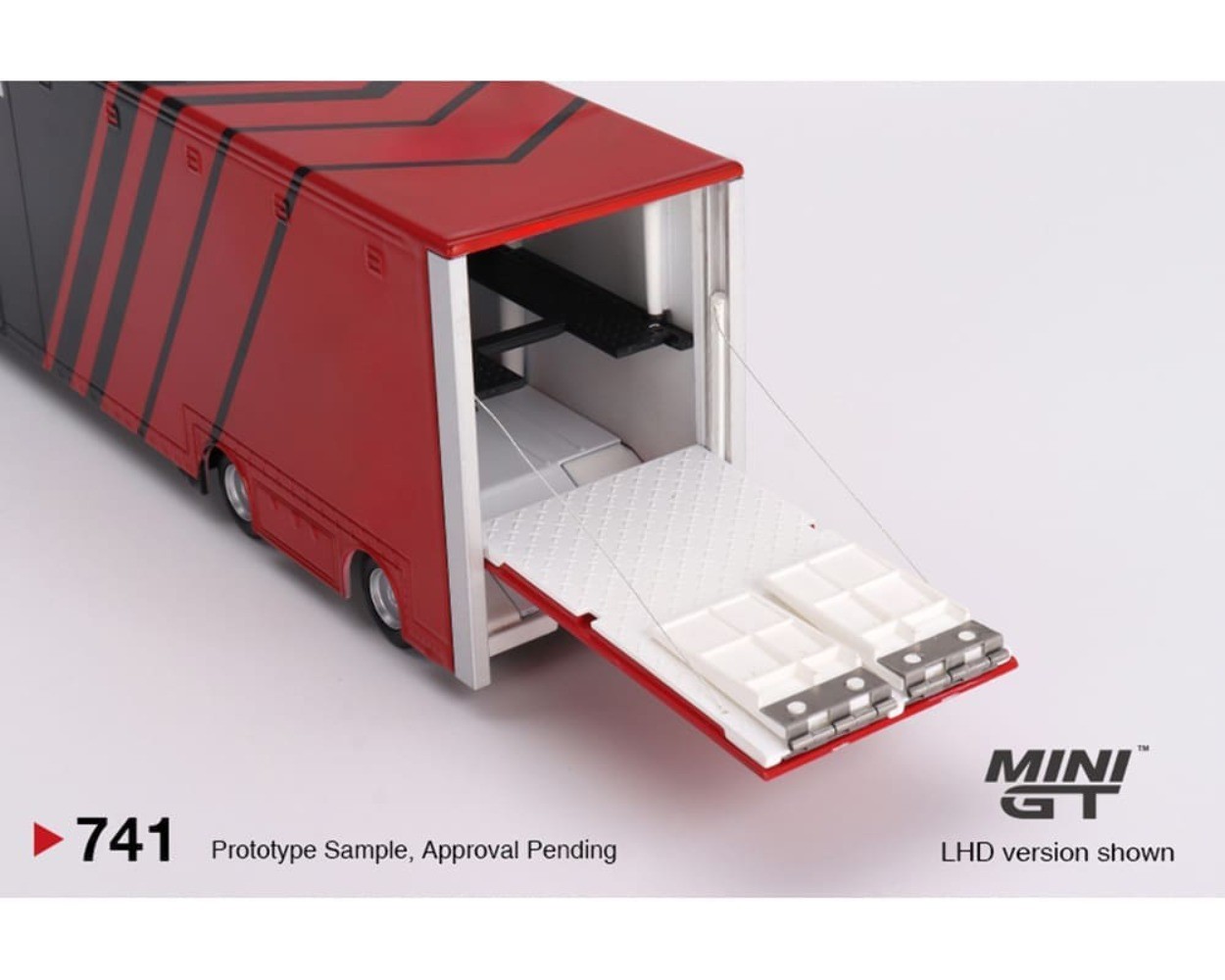 Mini GT Mercedes-Benz Actros w/ Racing Transporter “Advan” 1:64 Semi Truck 2024