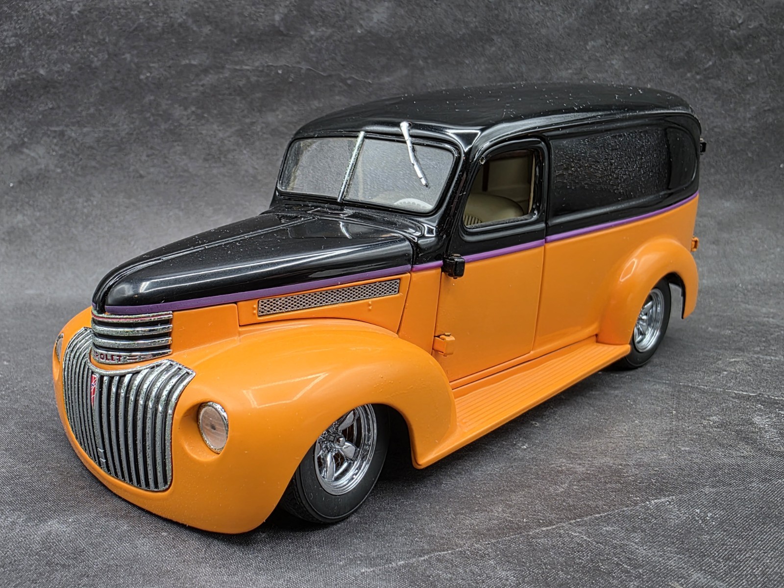 Danbury Mint 1941 Chevy Custom Panel Truck Hot Rod 1:24 Scale Diecast Model Van