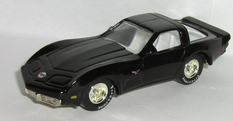 1/64 = 1979 79 CHEVROLET = CHEVY CORVETTE / Rubber Tire Car FREE SHIPPING