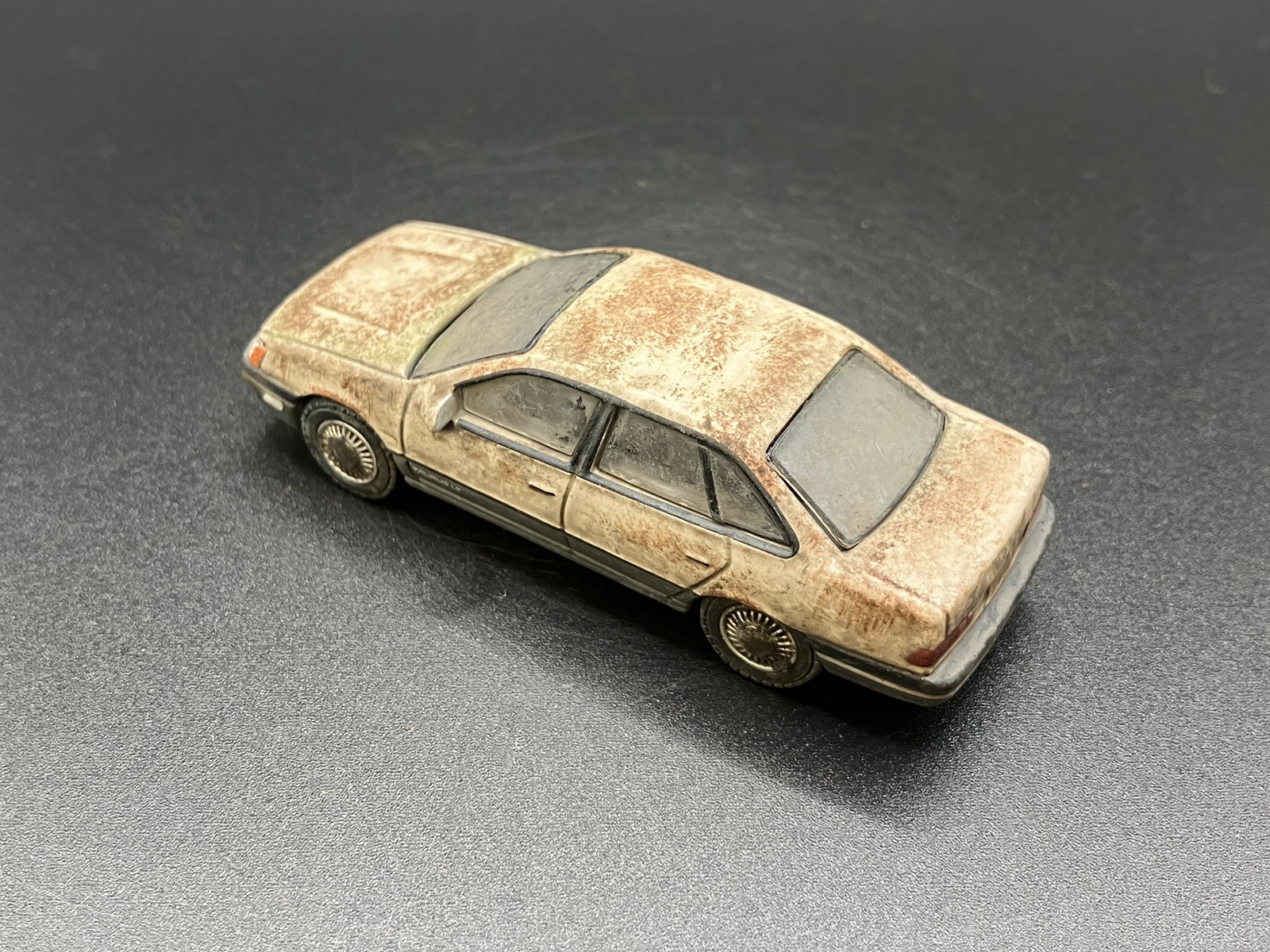 1989 Ford Taurus Rusty Weathered Barn Find 1/64 Diecast Custom Greenlight Car