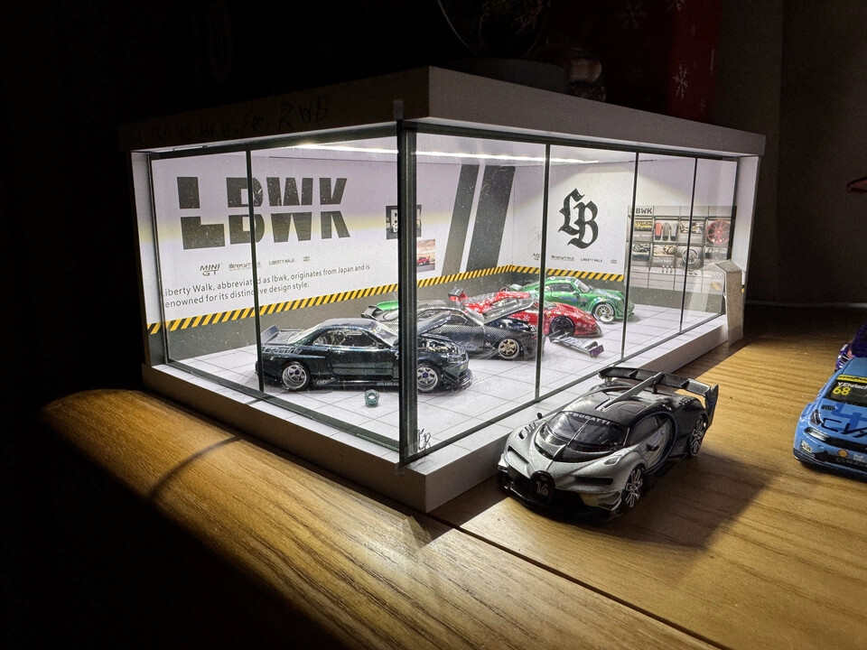 1/43 Diorama Garage Model LED Lighting City Car Parking Lot Scene Display Model