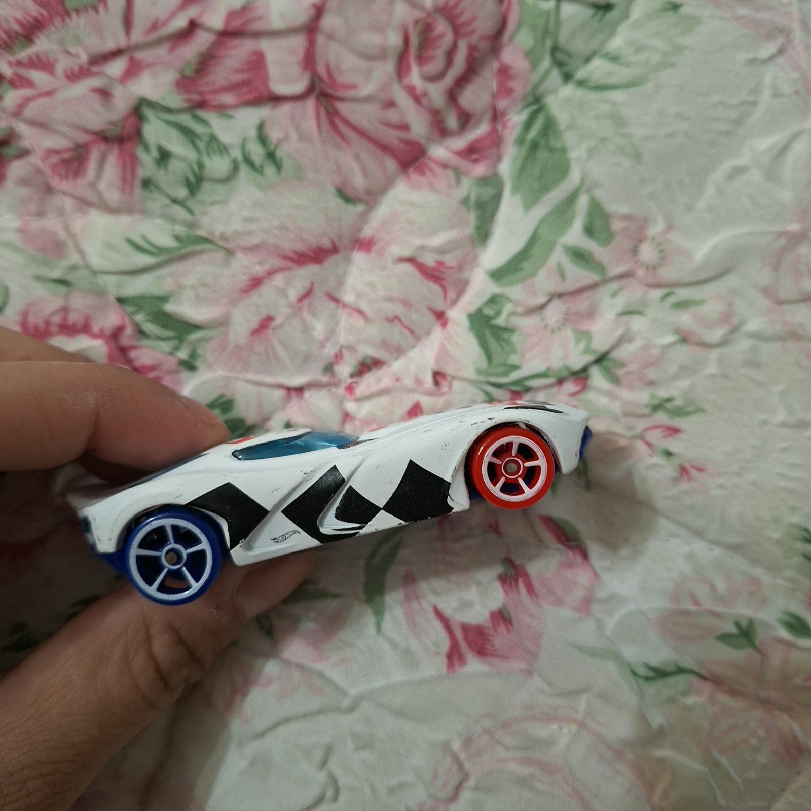 Hot Wheels DC superhero girls Harley Quinn Car