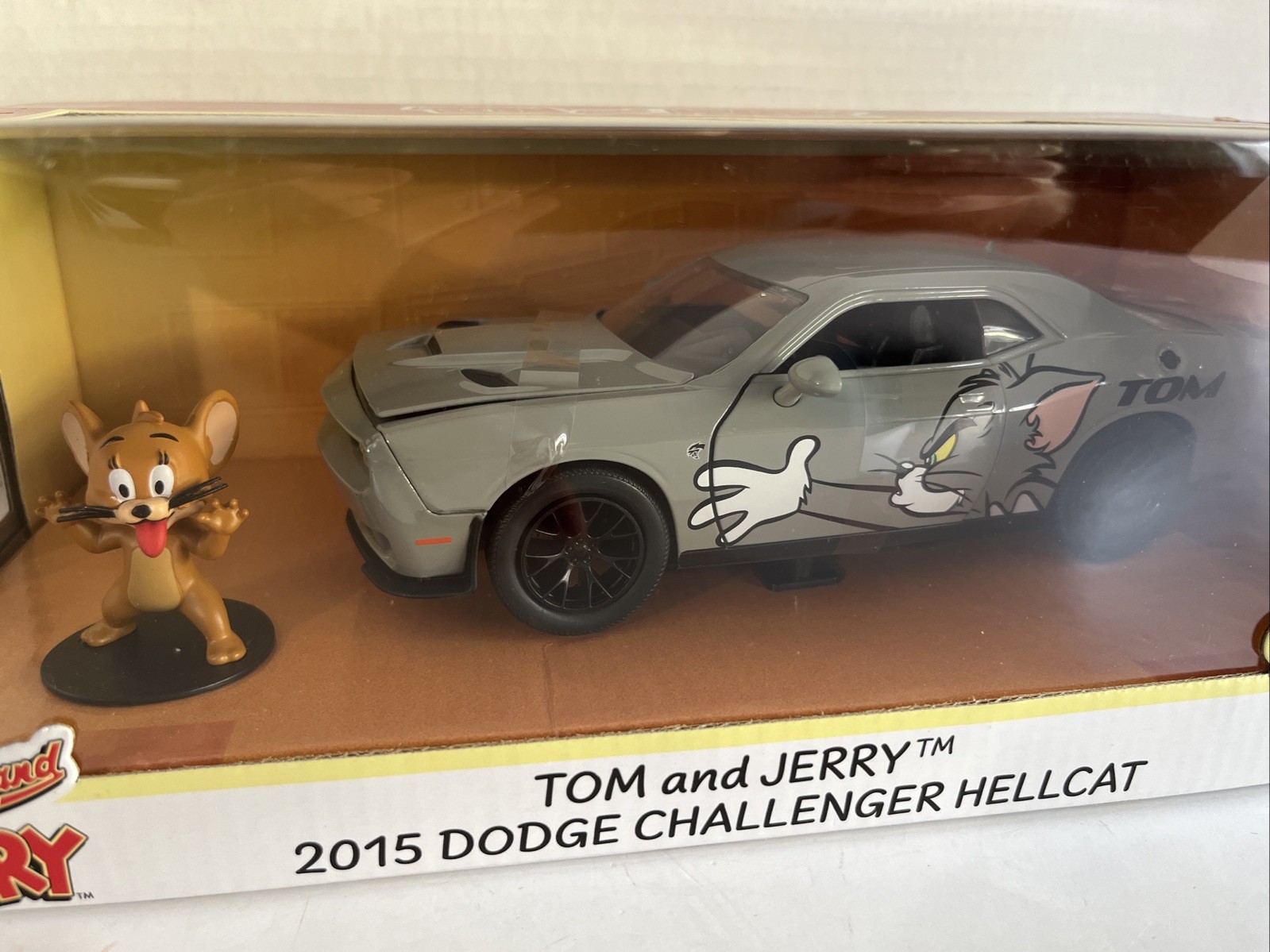 Tom and Jerry HWR with Figure 1:24 Scale 1.75 Inches Tall Ages 8 Years and Up