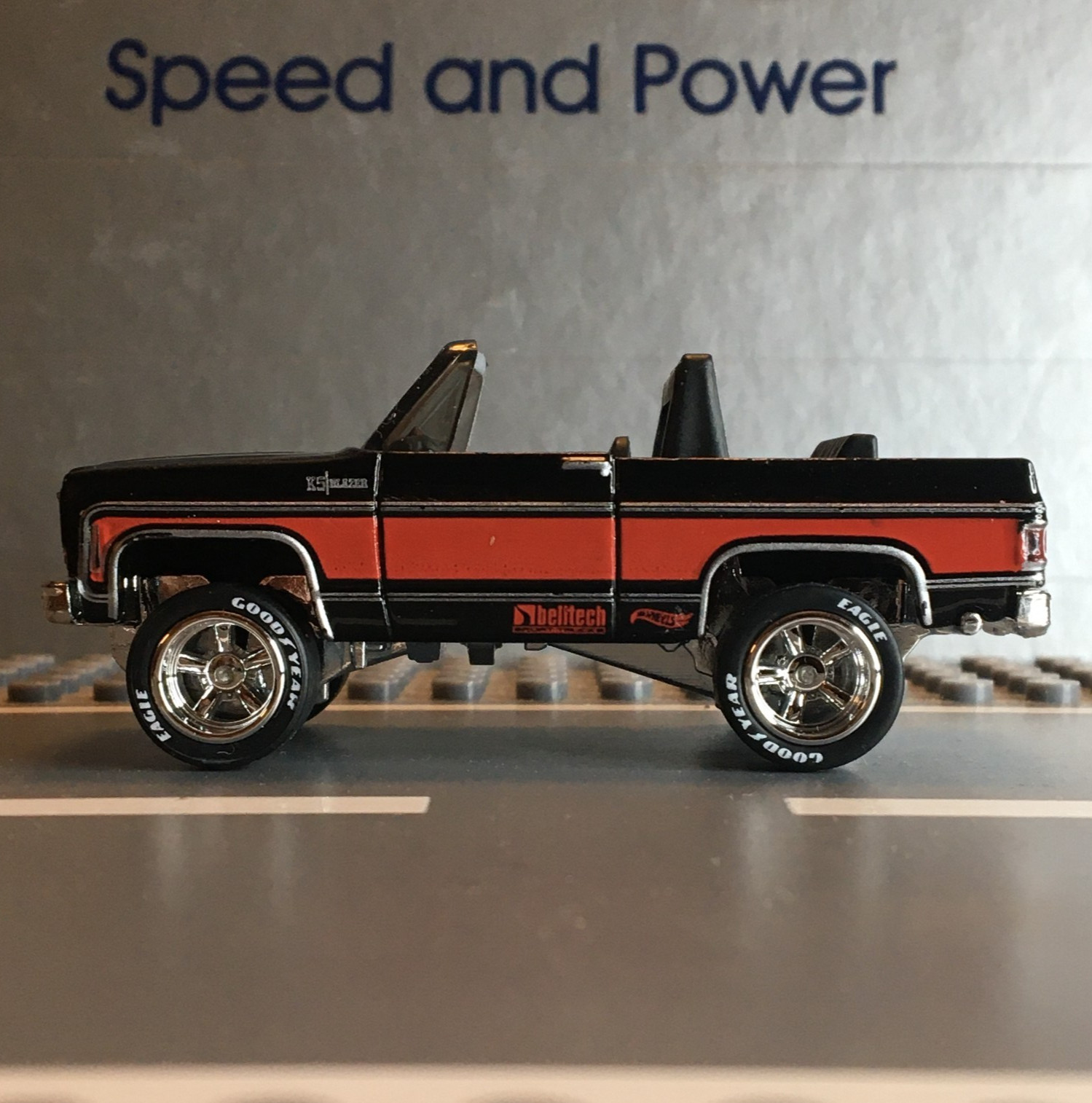 Hot Wheels 5/10 ’75 Chevy Blazer Custom CUSTOM Super Real Riders Wheel Swap