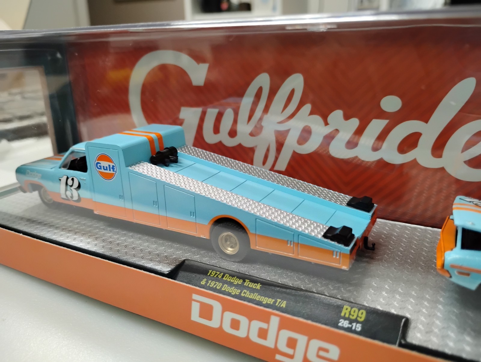M2 Machines Auto Haulers R99 Gulf 1974 Dodge Truck & 1970 Dodge Challenger T/A