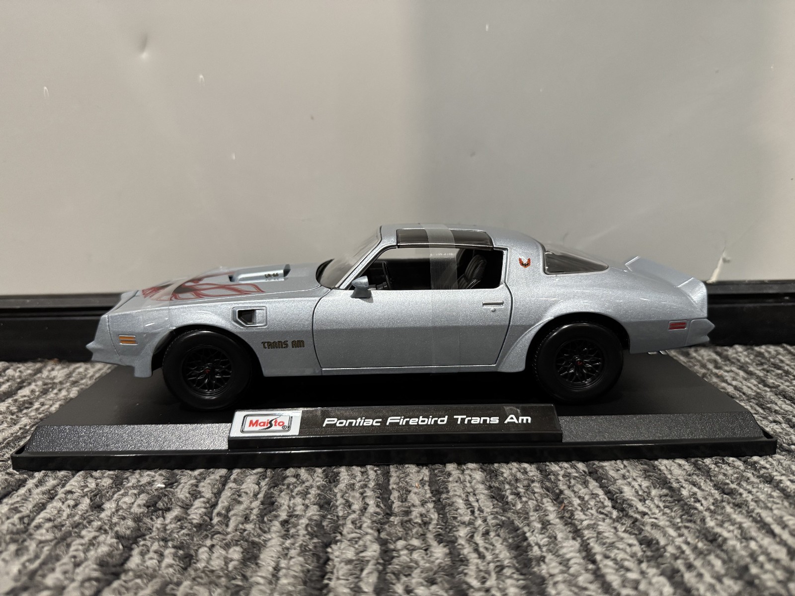 Maisto 1:18 Diecast Special Edition Pontiac Firebird Trans Am GREY NEW IN BOX