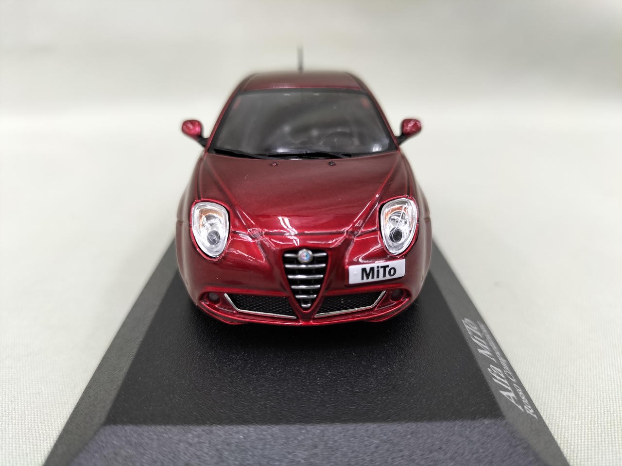 MINICHAMPS Red Metallic Alfa Mito 2009