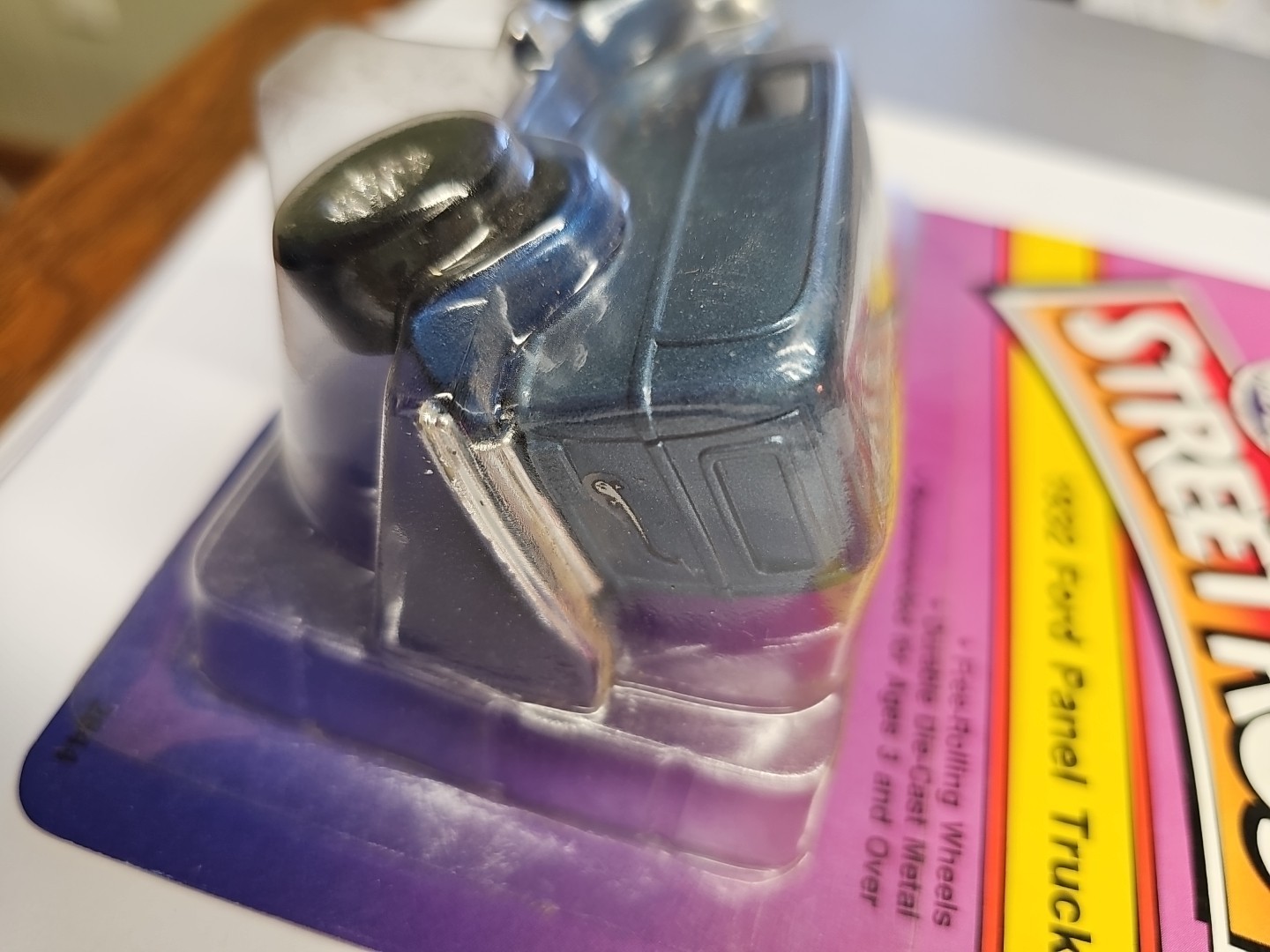 Ertl Hot Roddin’ 1932 Ford Panel Truck, Blue, 3.5 inches, New in Box 20f