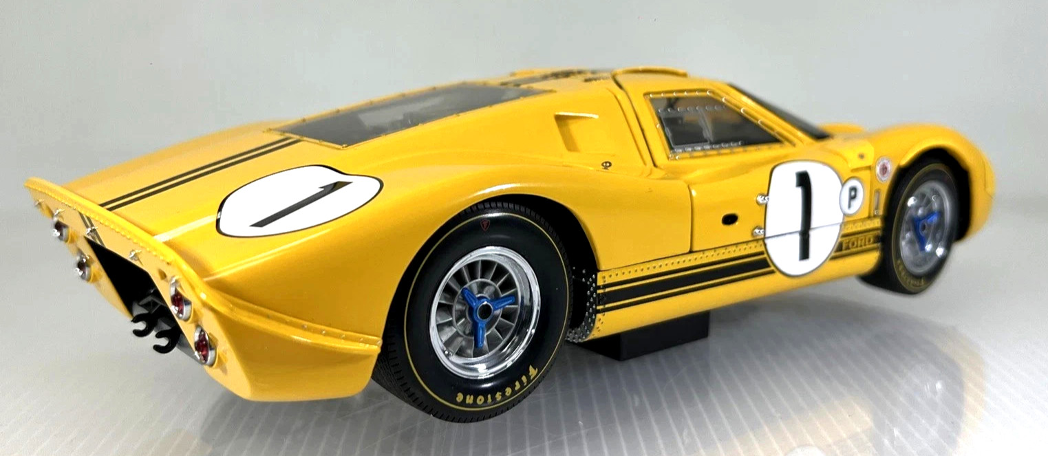 1/18 Exoto 1967 Ford GT40 MKIV Race Car Sebring Winner McLaren Andretti RLG18051