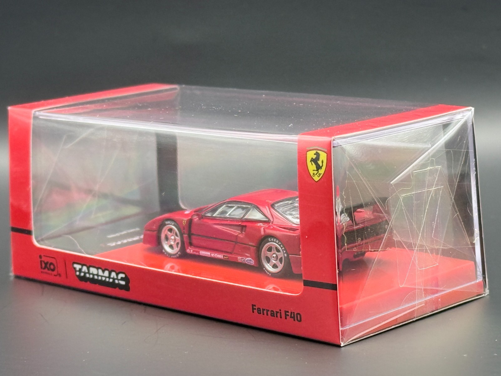 Tarmac Works Ferrari F40 Red – ixo Models Road64 1/64