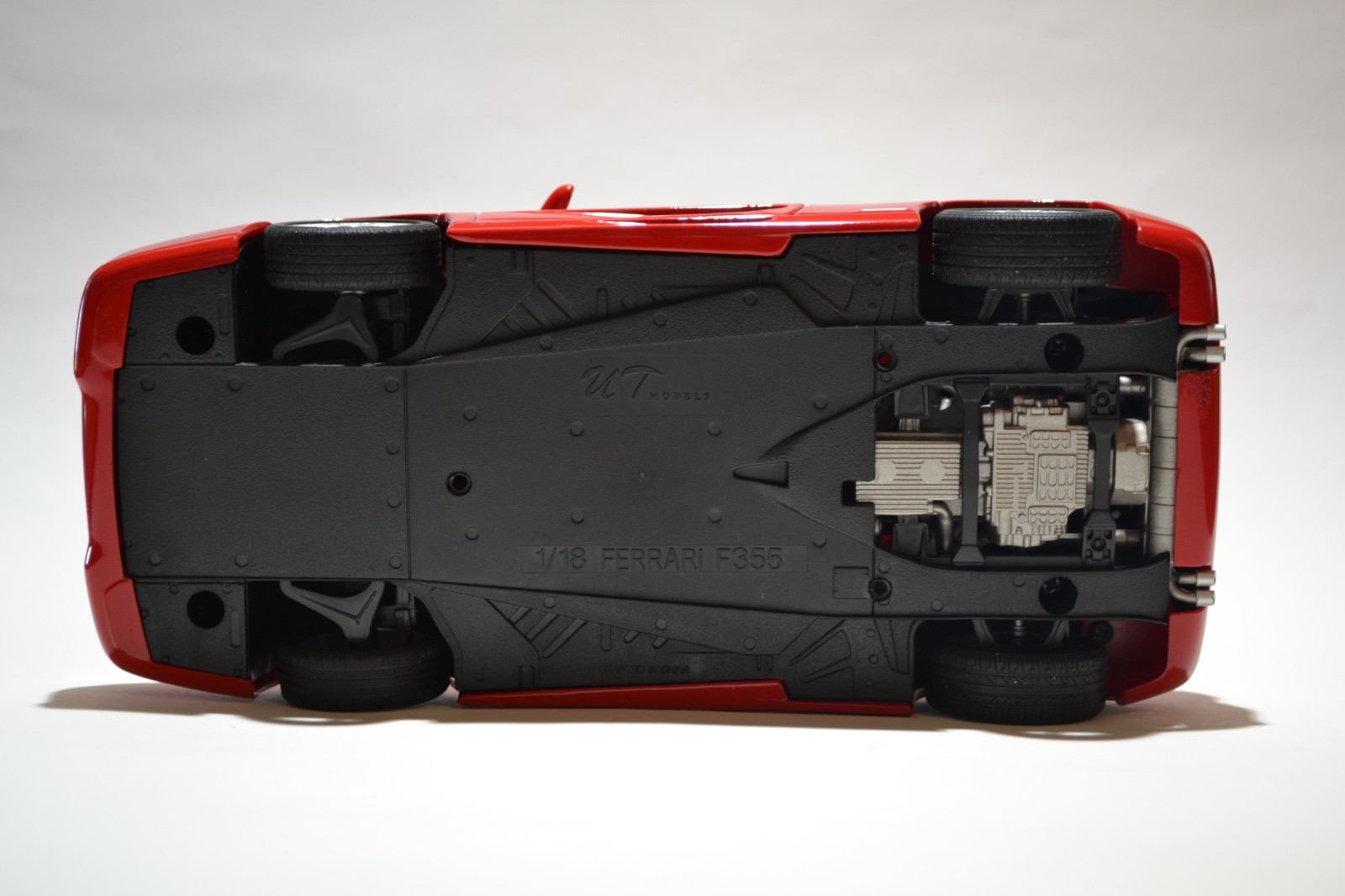 1/18 UT Models Ferrari 355 Spider Rosso Corsa No Box