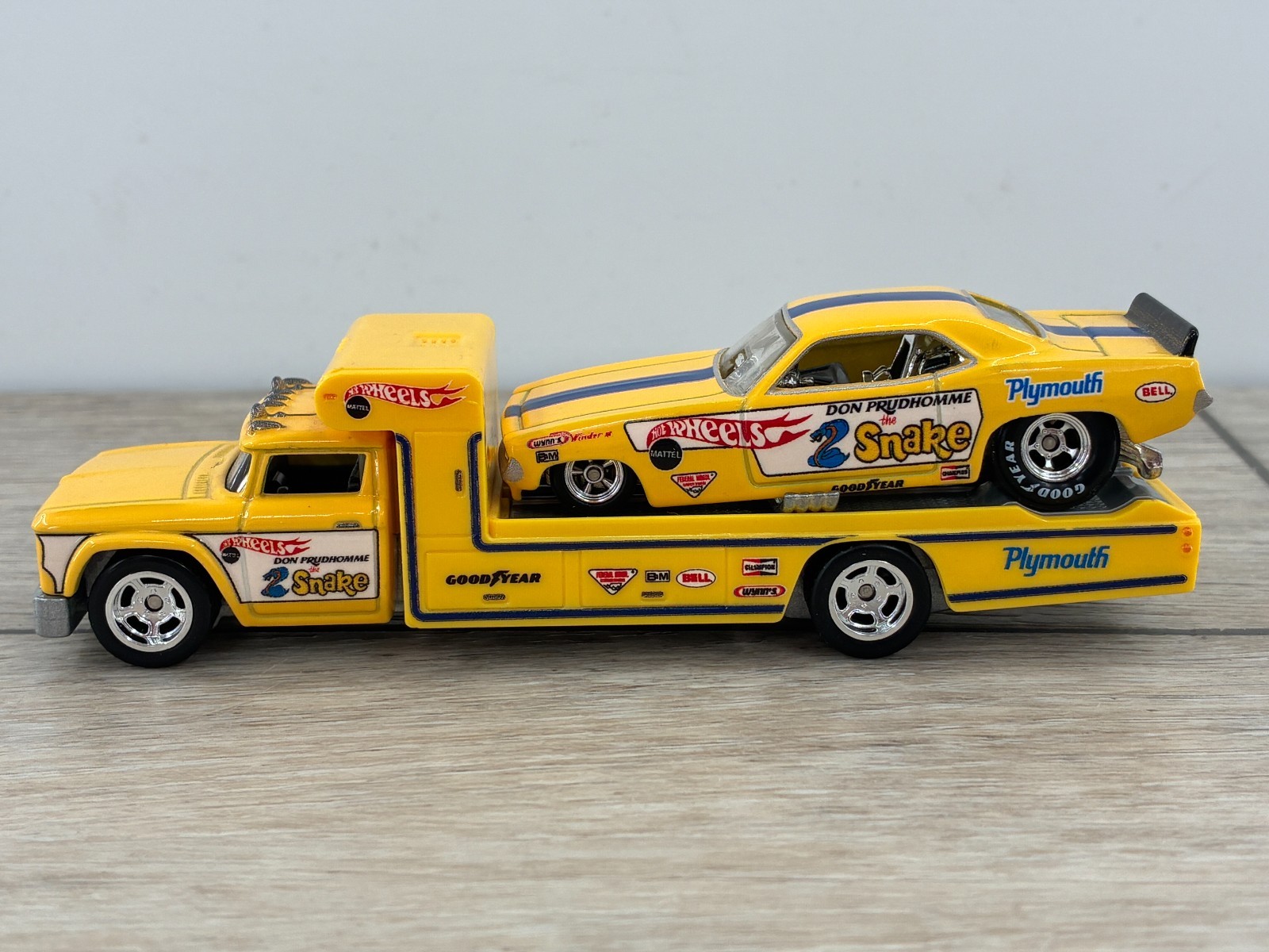 Hot Wheels 1972 Plymouth Barracuda Don Prudhomme Funny Car Retro Rig Truck 2017