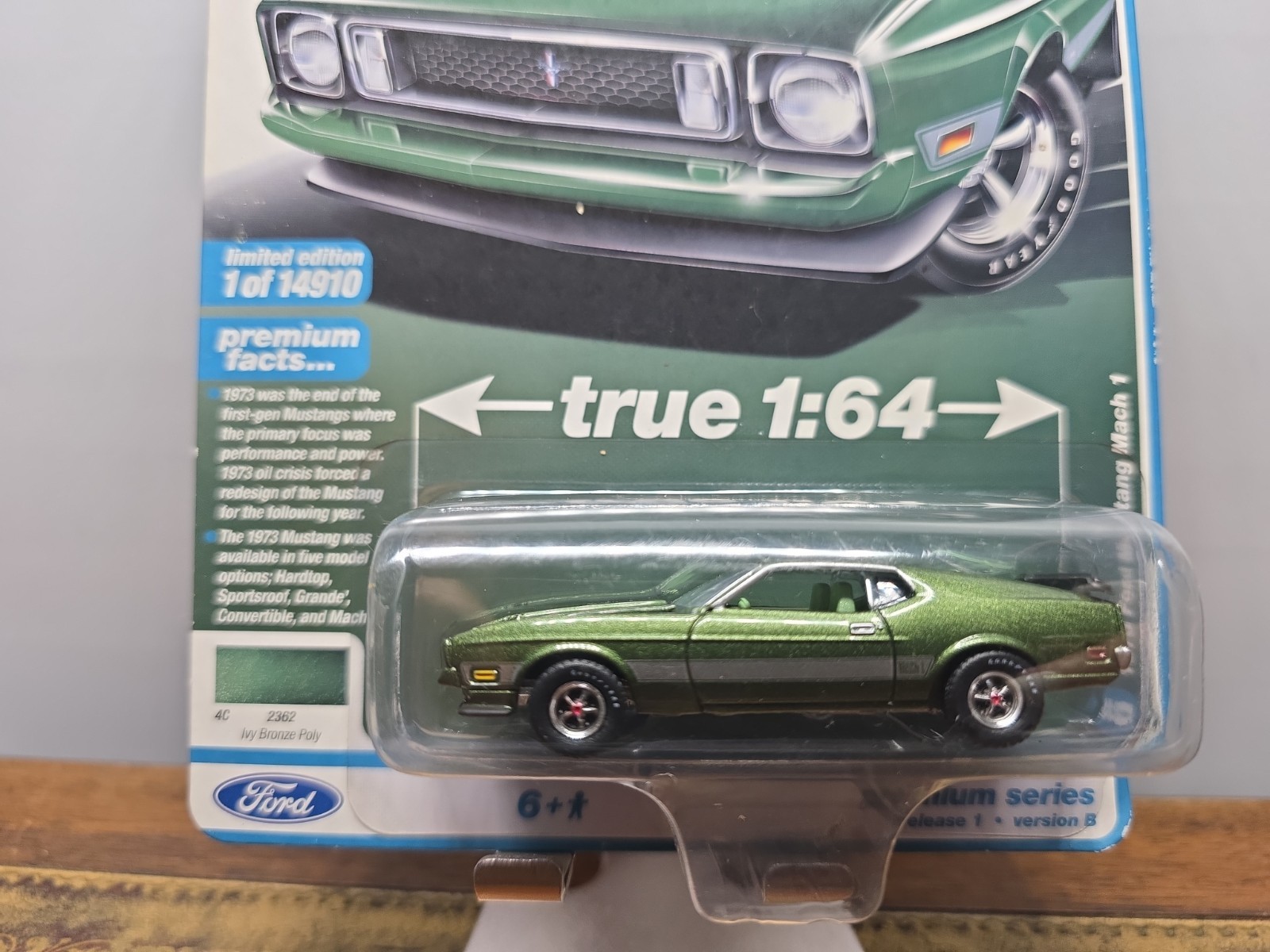 Auto World Premium Vintage Muscle 1973 Ford Mustang Mach 1 IVY BRONZE POLY NIP