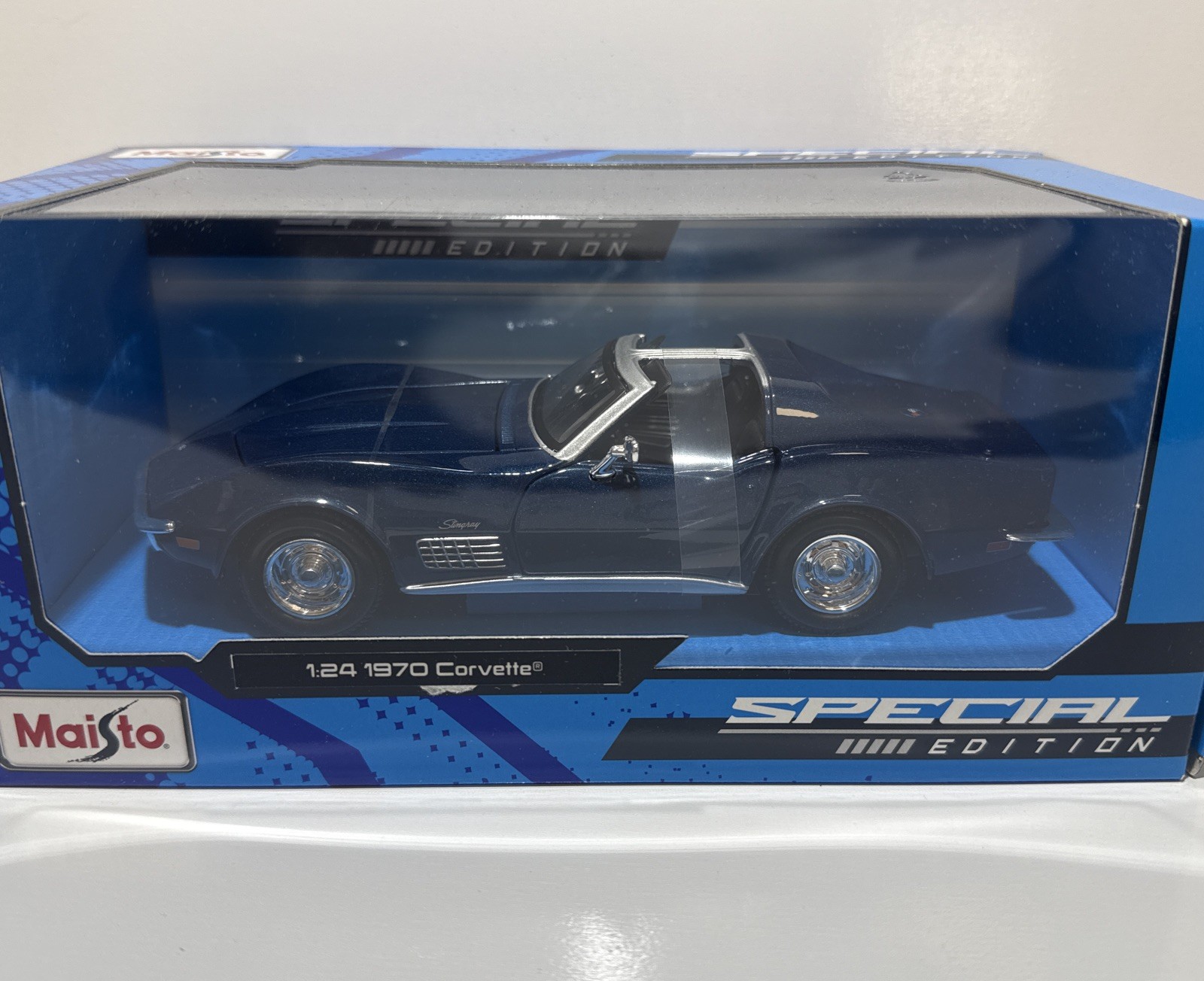 1970 CHEVROLET CORVETTE CONVERTIBLE BLUE 1/24 DIECAST MODEL CAR BY MAISTO 31202