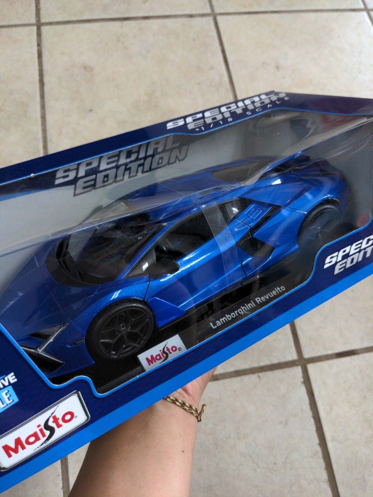 2023 Maisto 1/18 Scale DieCast Car Lamborghini Revuelto Exclusive Style Blue