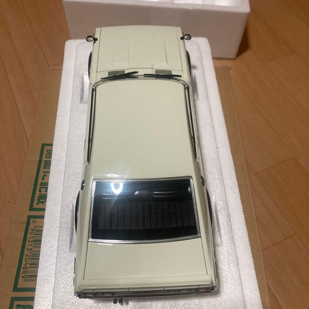 AUTOart 1/18 2000 SKYLINE GT-R Model Car Collectible 13+ Used