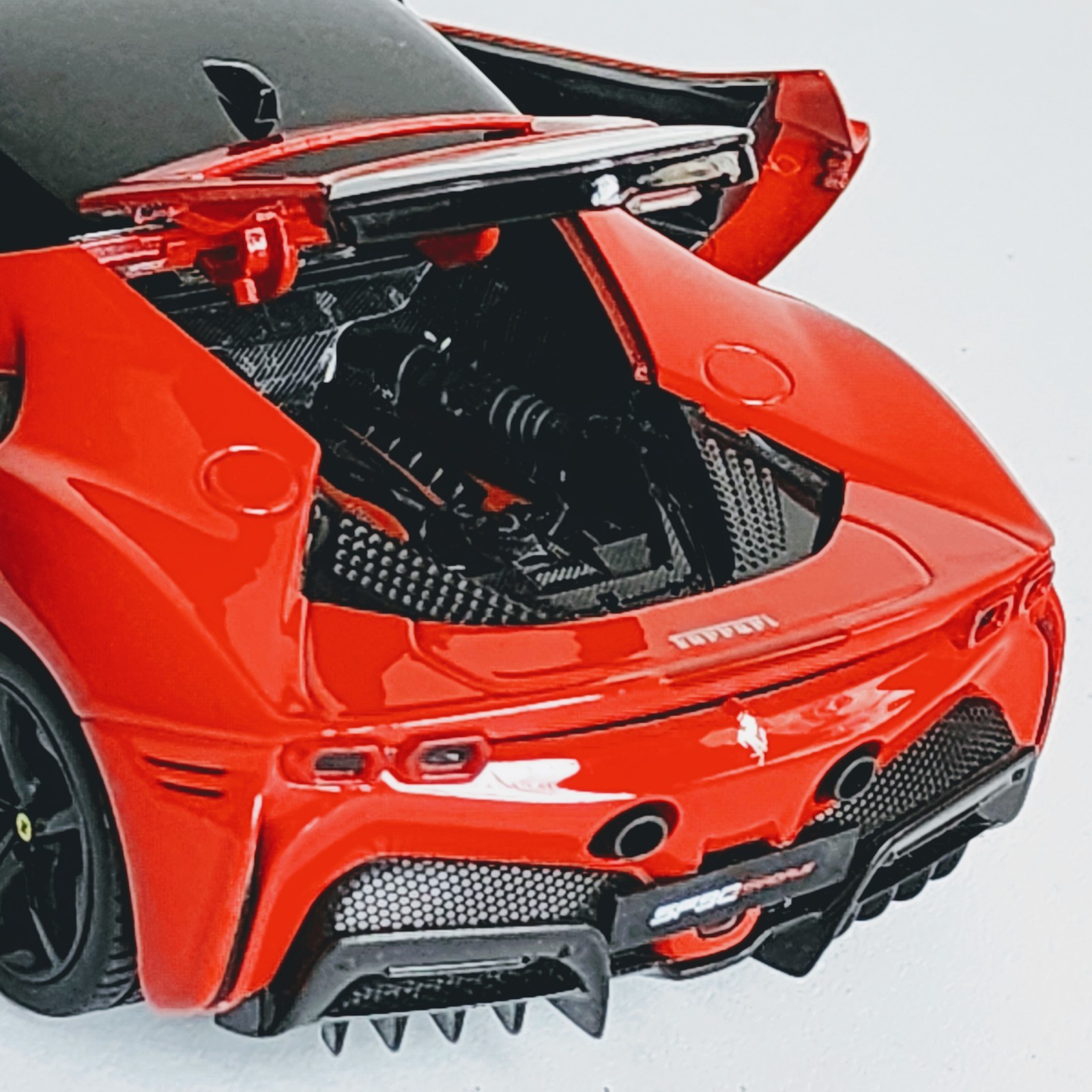 Maisto Special Edition Ferrari SF90 Stradale Red 1:18 Diecast