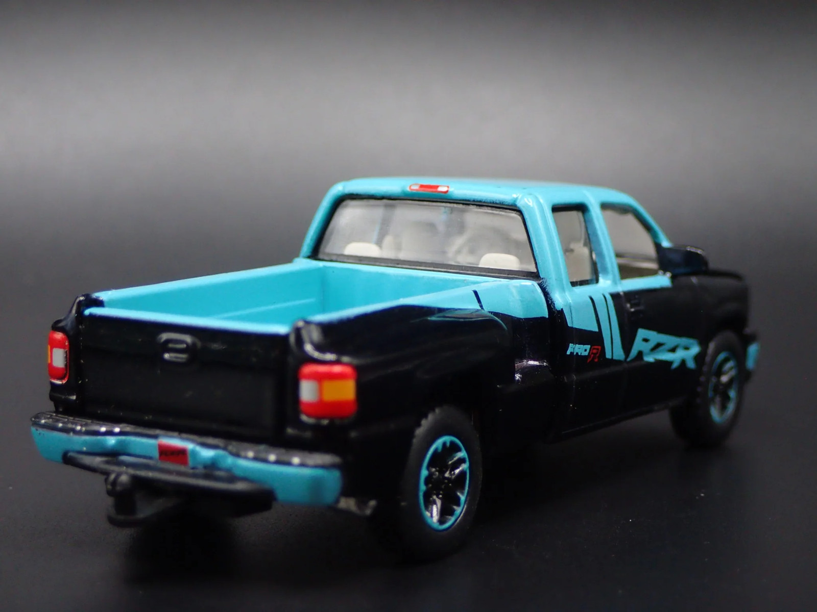 2003-2006 CHEVY CHEVROLET SILVERADO TRUCK SS CATEYE 1:64 SCALE DIECAST MODEL CAR