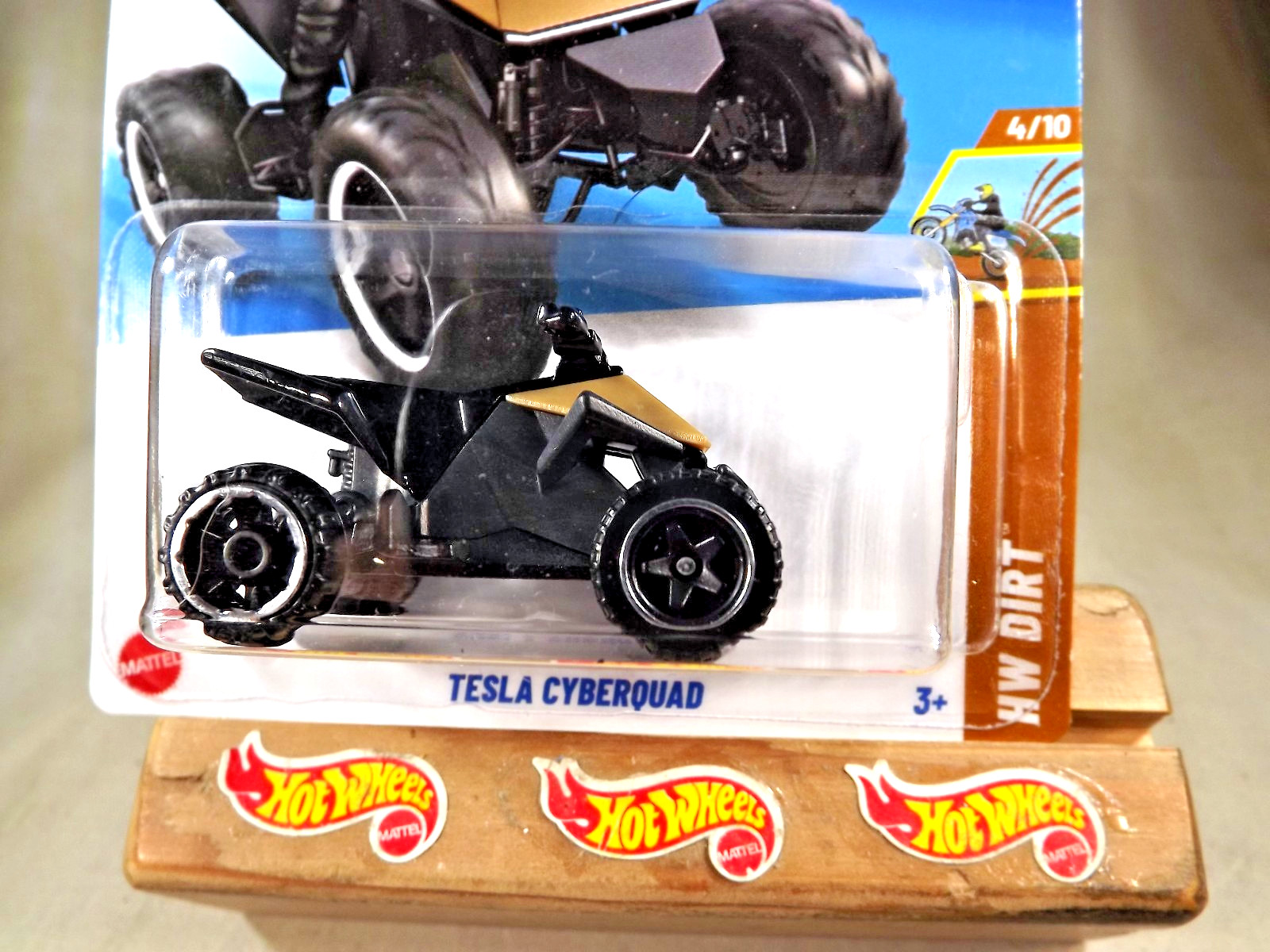 2025 Hot Wheels #82 HW Dirt 4/10 TESLA CYBERQUAD Tan-Black w/Black OH6-Baja5 Sp