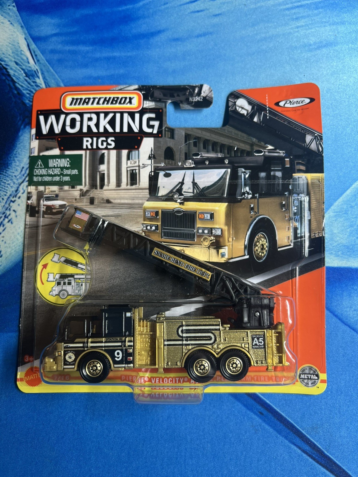 Matchbox Working Rigs Pierce Velocity Aerial Platform Fire Truck Blk/Gold GWG41