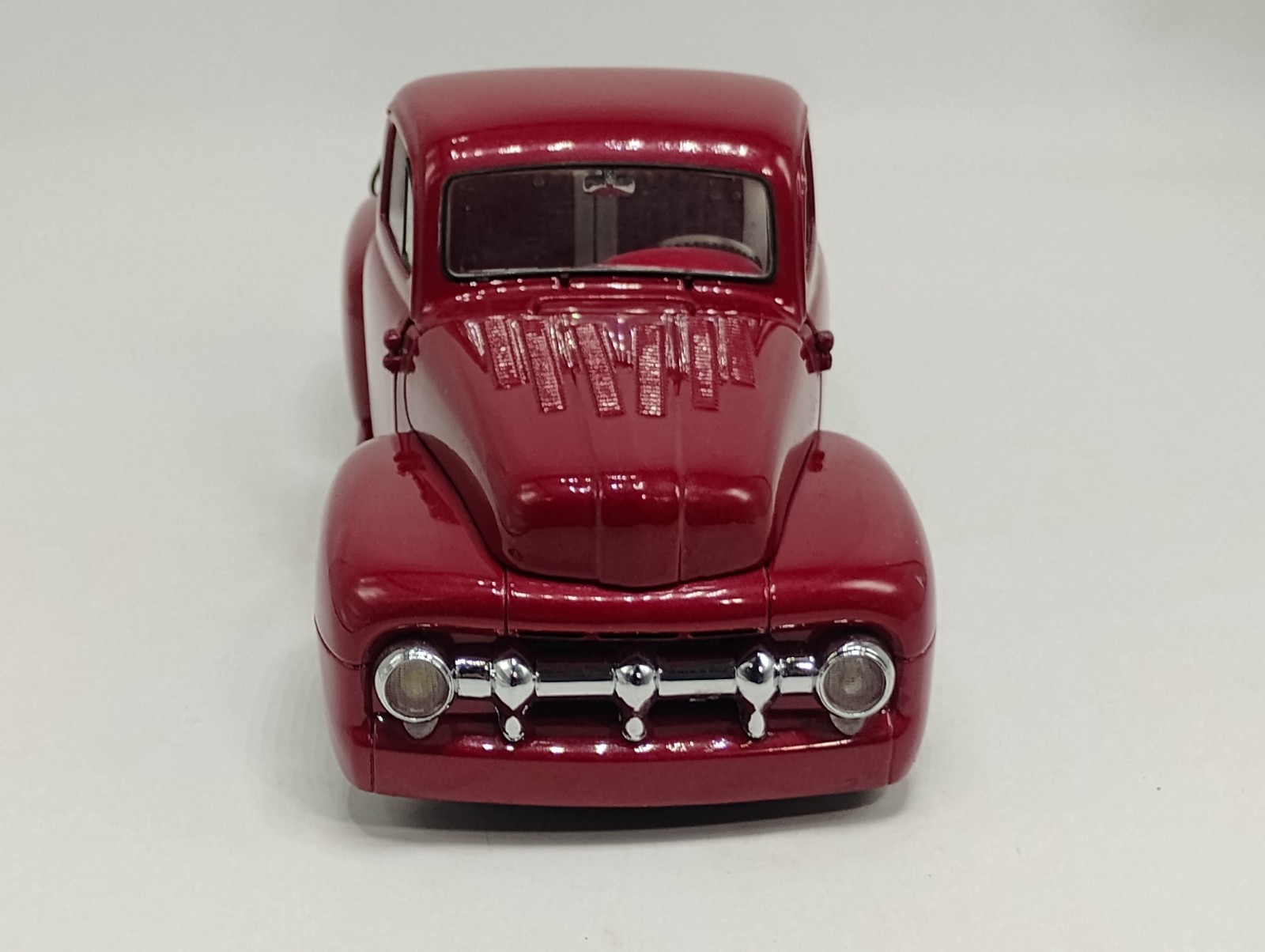 Danbury Mint 1:24 Scale Deep Metallic Red 1951 Ford F-1 Custom Pickup