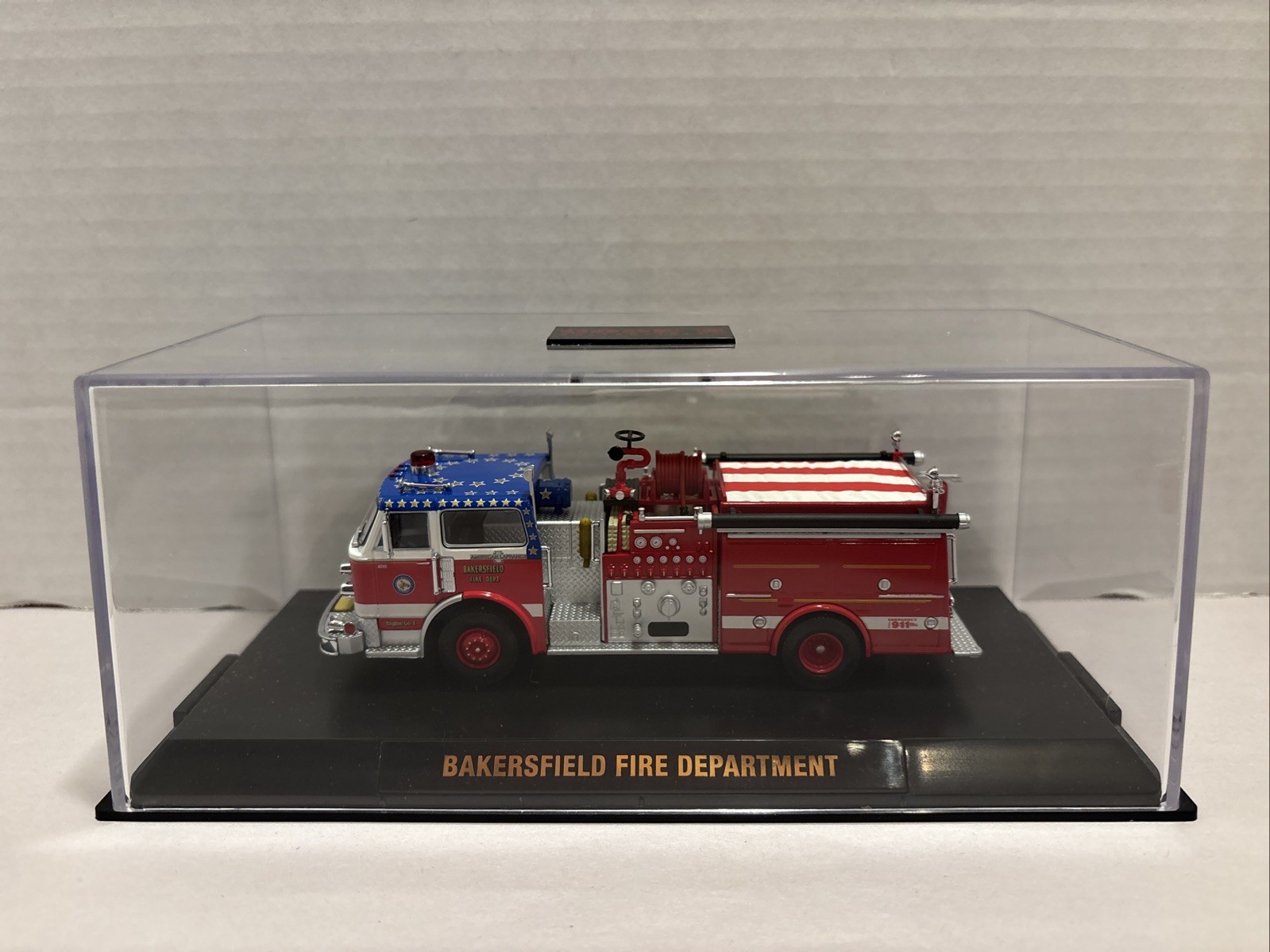 Code 3 Bakersfield Fire Dept Spirit Of 76 Limited Edition USA Flag 12860 1/64