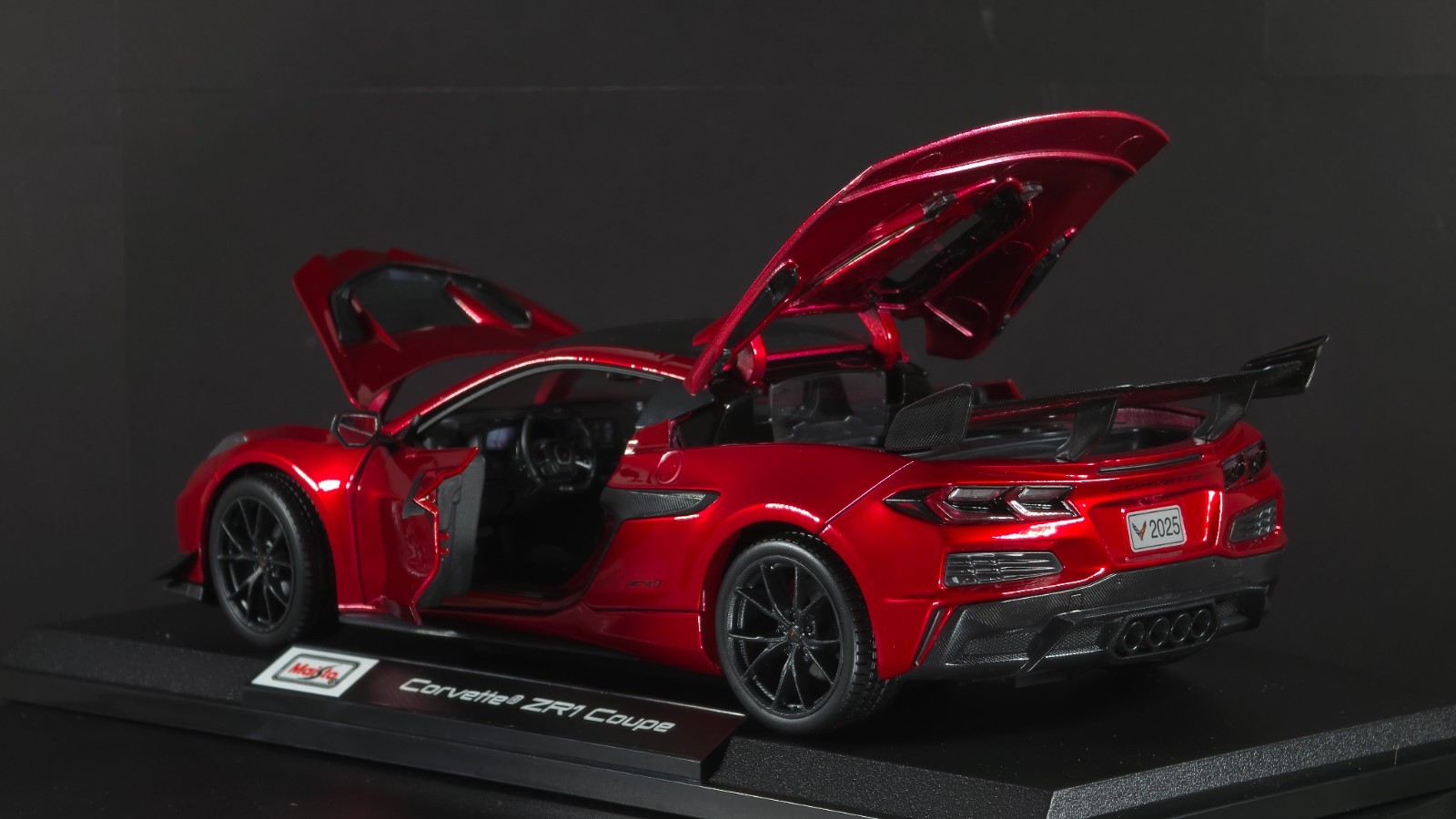 Corvette ZR1 Coupe 1:18 Maisto Exclusive Style Special Edition – Red