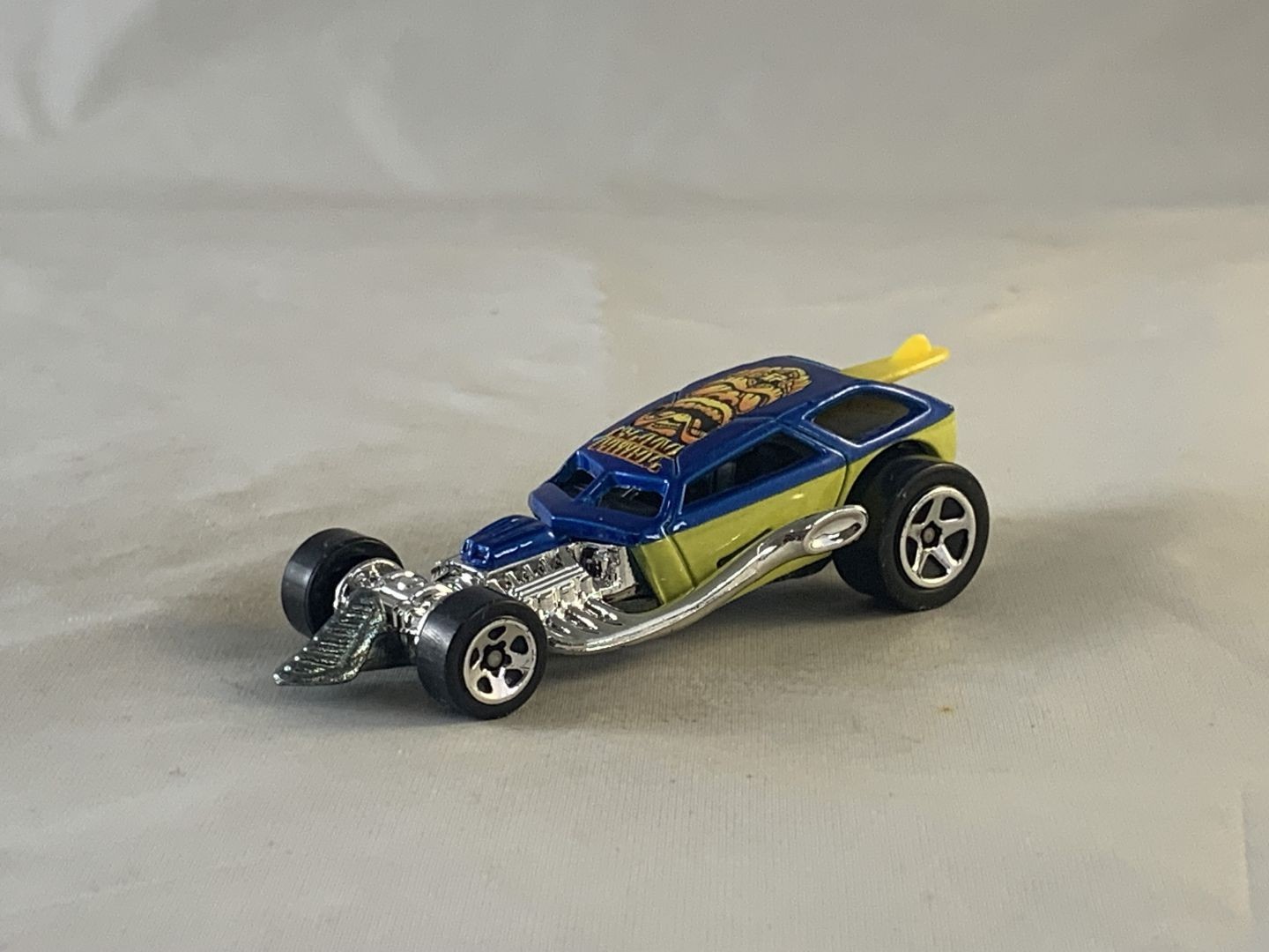Hot Wheels Surf Crate 2004 Roll Patrol Blue and Yellow 5SPs
