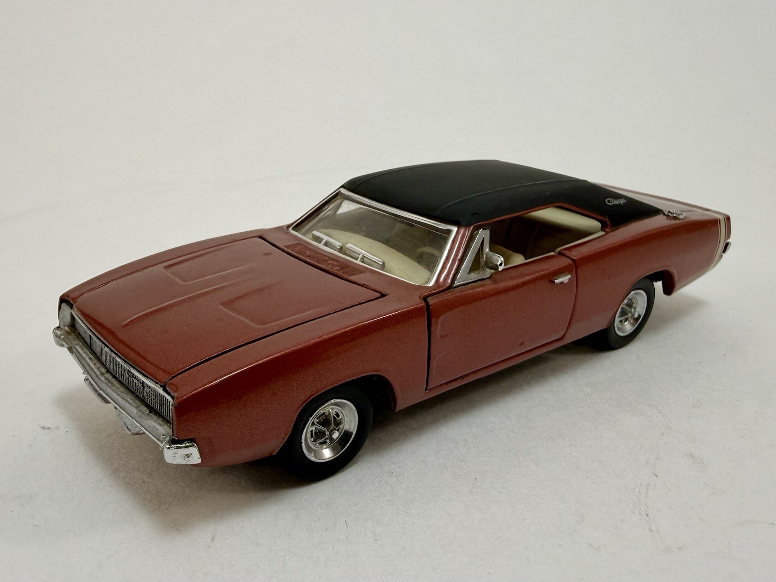 Franklin Mint B11RJ56 1968 Dodge Charger R/T Beaten Copper 1:43 Diecast Model
