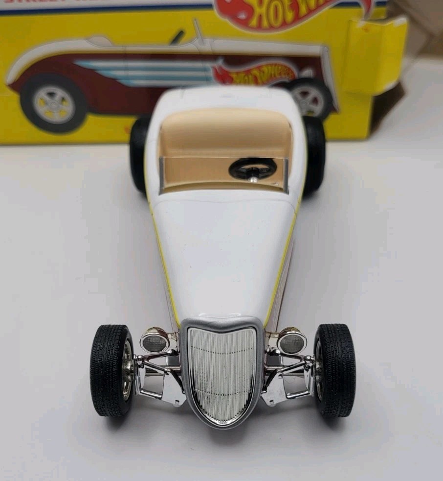 Hot Wheels Limited Edition 1933 Ford Roadster Street Rod