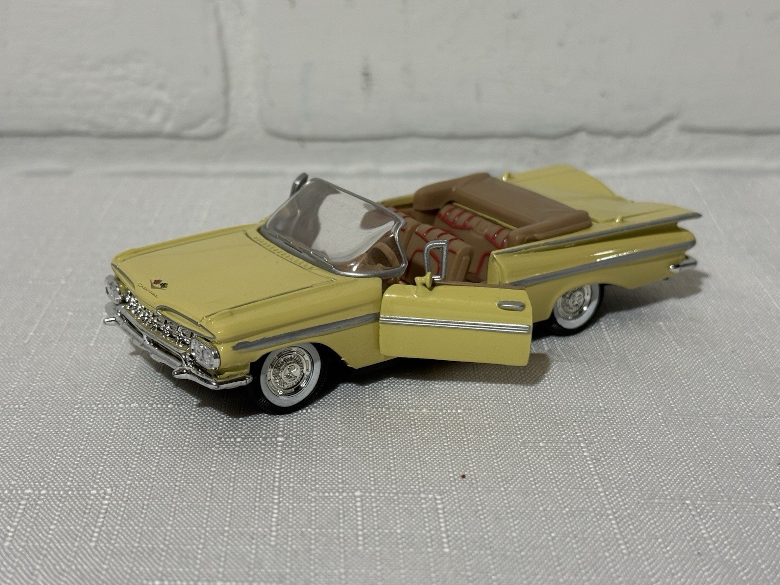 Lot of 8 Mixed 1/43 Convertible’s GTO Olds Cobra Impala Ford Cadillac Married