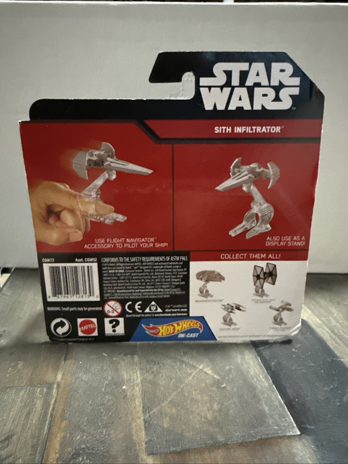 Hot Wheels Star Wars SITH INFILTRATOR #23 Starship Fighter Disney New NIP