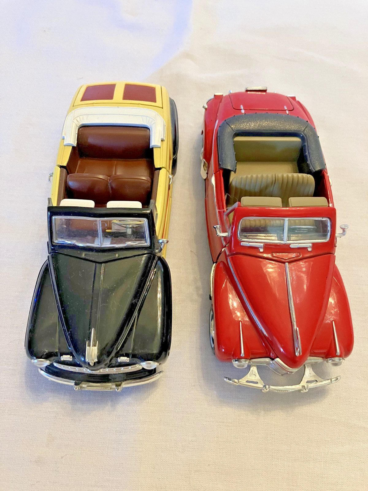 Vintage Diecast Replicas 1946 Ford & 1941 Chevrolet Convertibles 1/32 Scale