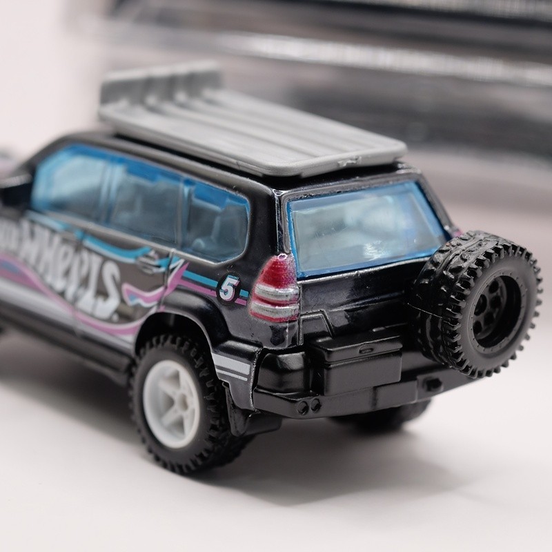 Hot Wheels 2026 Target Mail In 2005 Toyota Land Cruiser Prado No.5 With Case