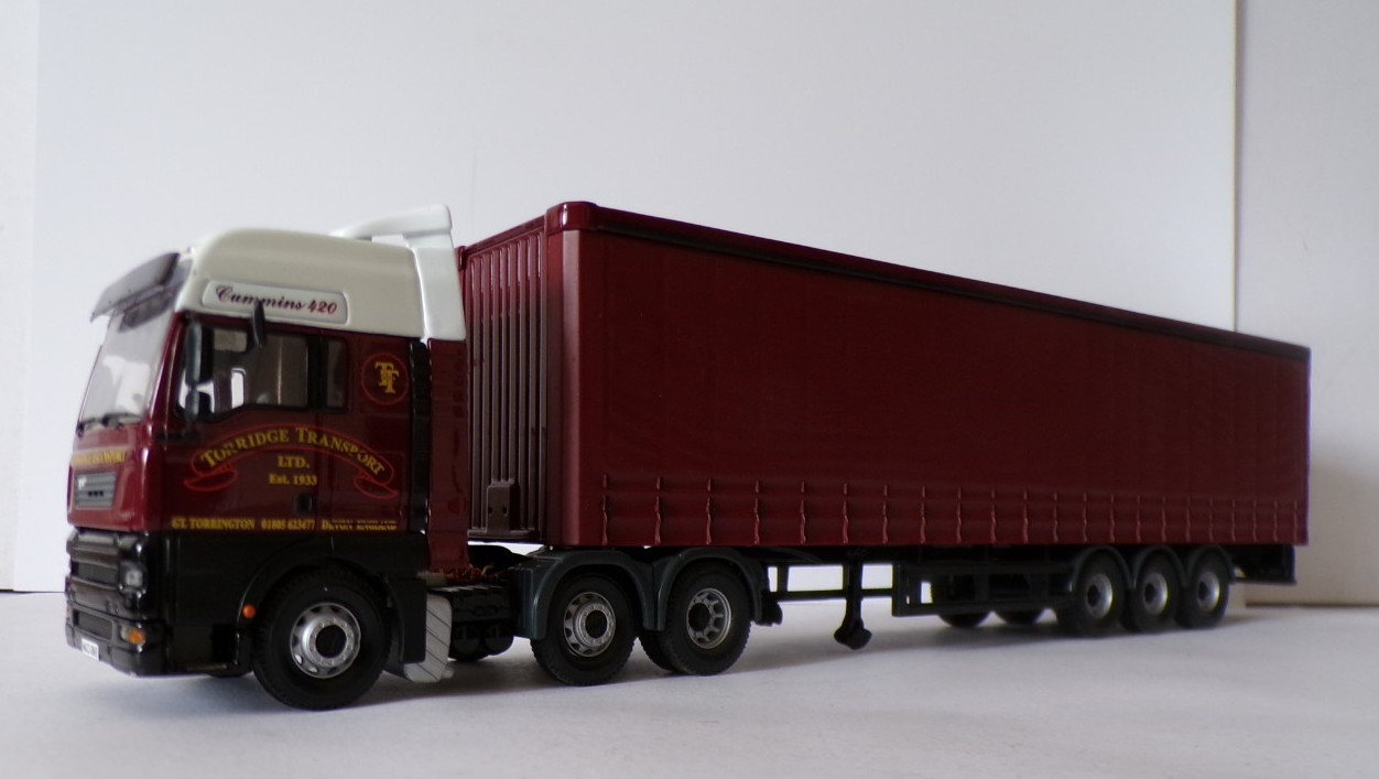 CORGI ERF ‘TORRIDGE TRANSPORT’ BURGUNDY/WHITE EXCELLENT UNBOXED 1:50