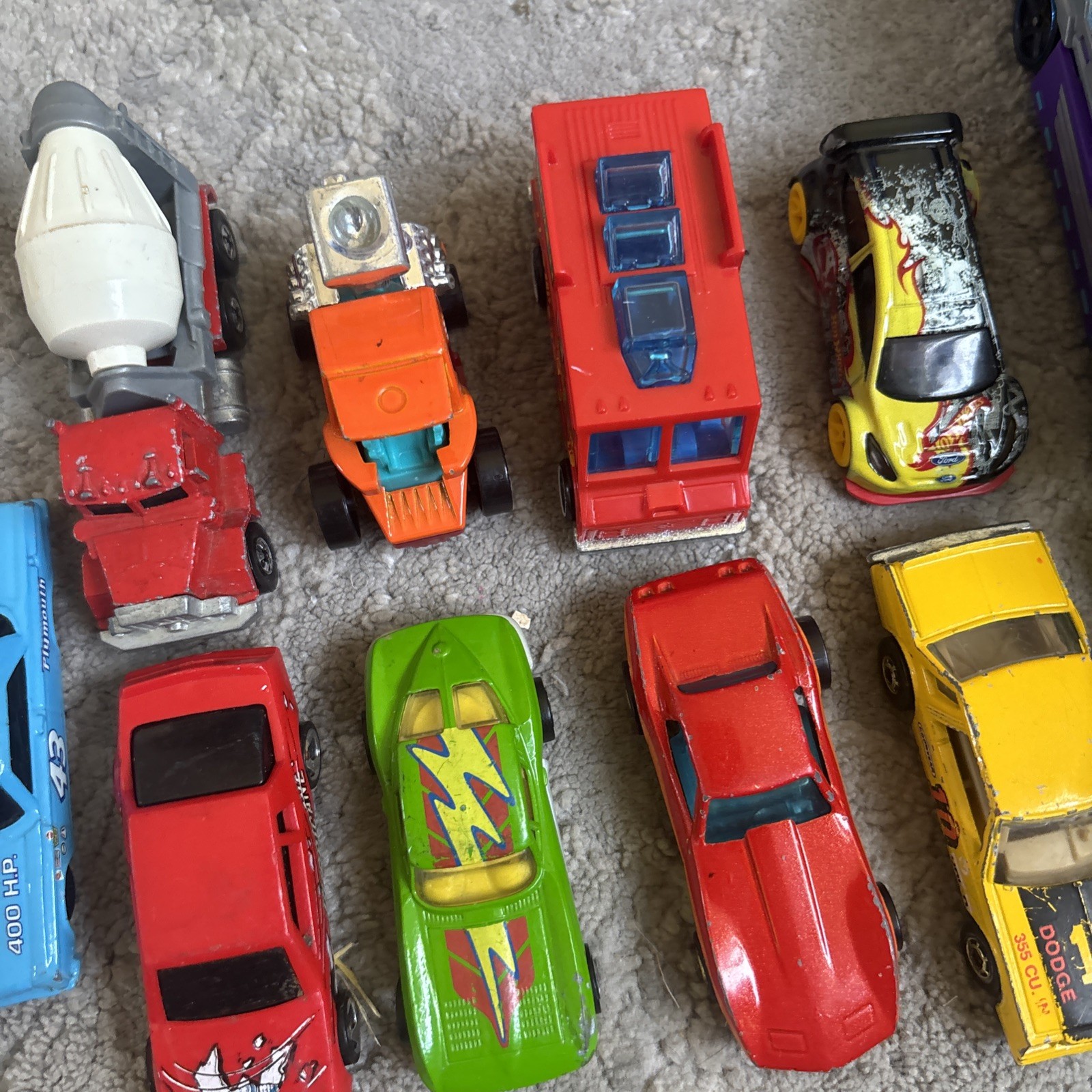 HOT WHEELS Toy Cars. Lot of 10, most in good condition, Various 70s-2000s