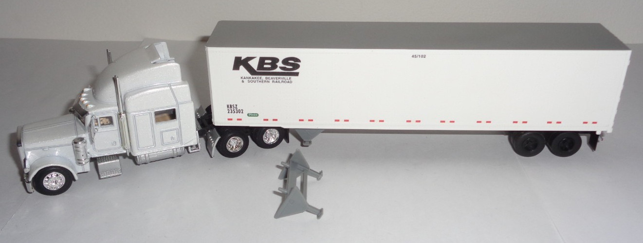 Malibu International 1/87 Peterbilt 379 W/Atlas Pines 45′ Dryvan Trailer – Loose