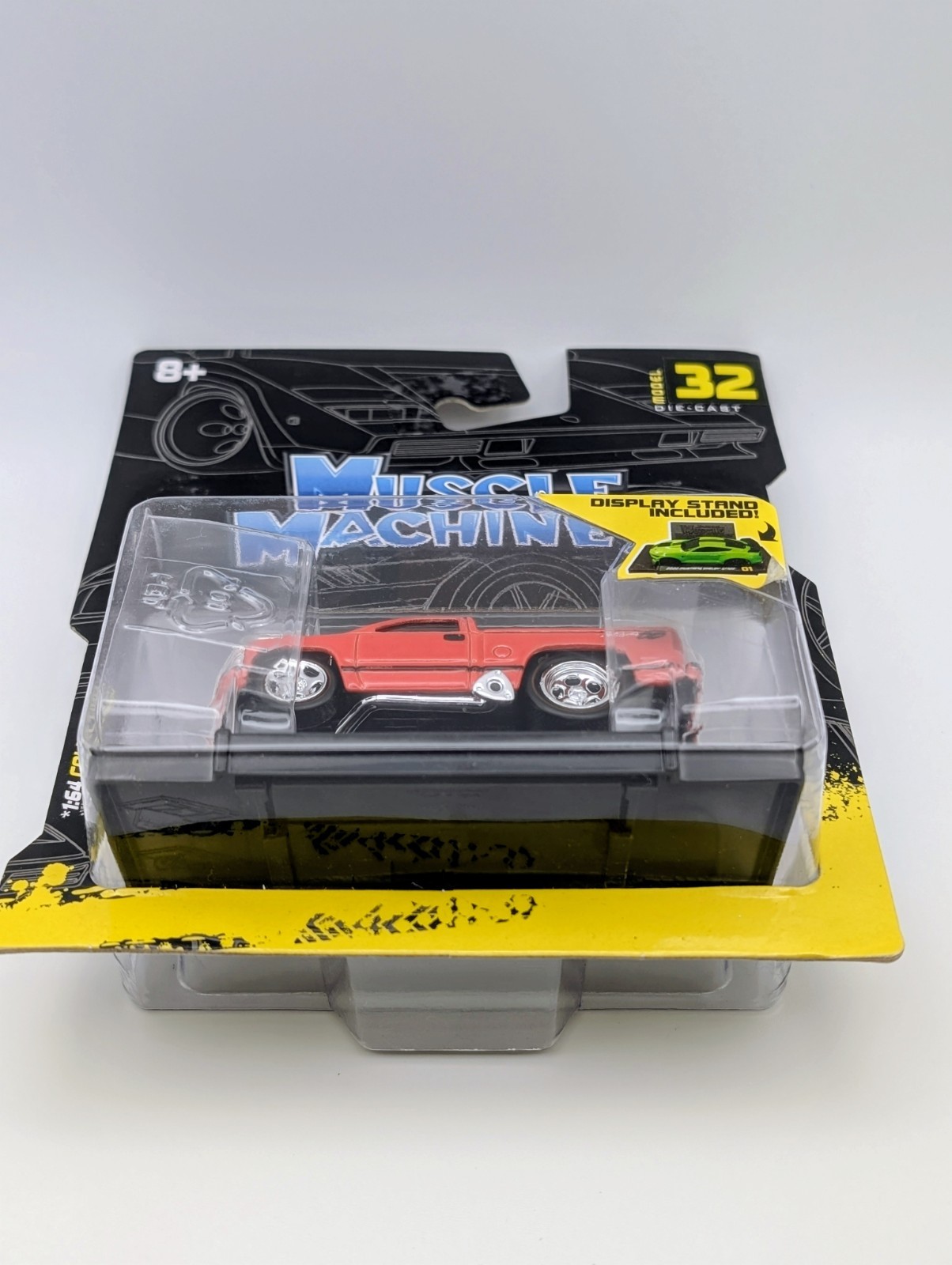 Muscle Machines 1:64 1993 Chevrolet 454 SS Pickup Truck Red