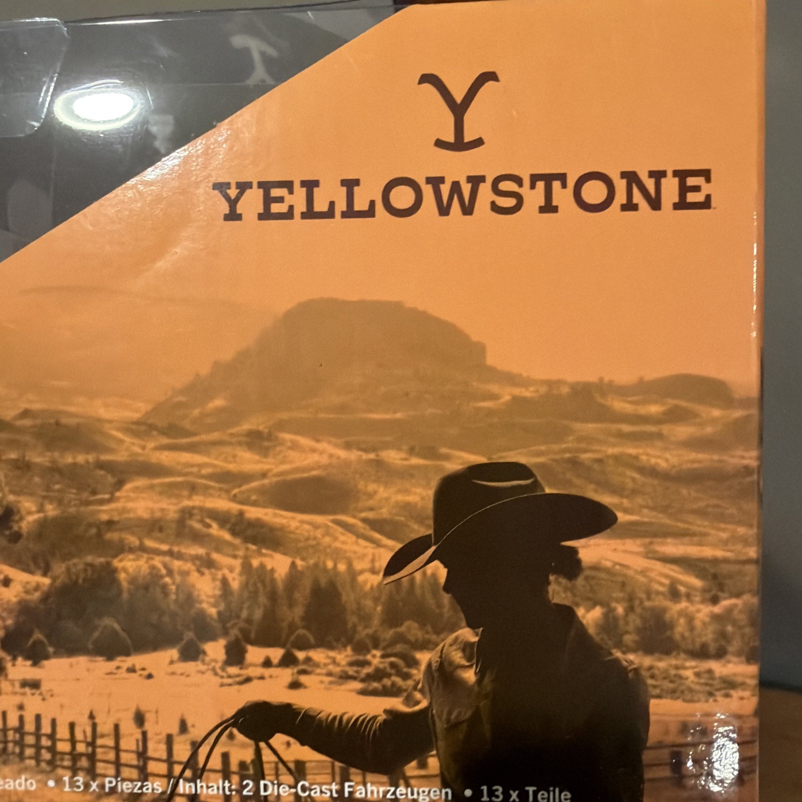 🐴Yellowstone Dutton🌟Ranch Mini Version With Truck Trailer Hollywood Classic