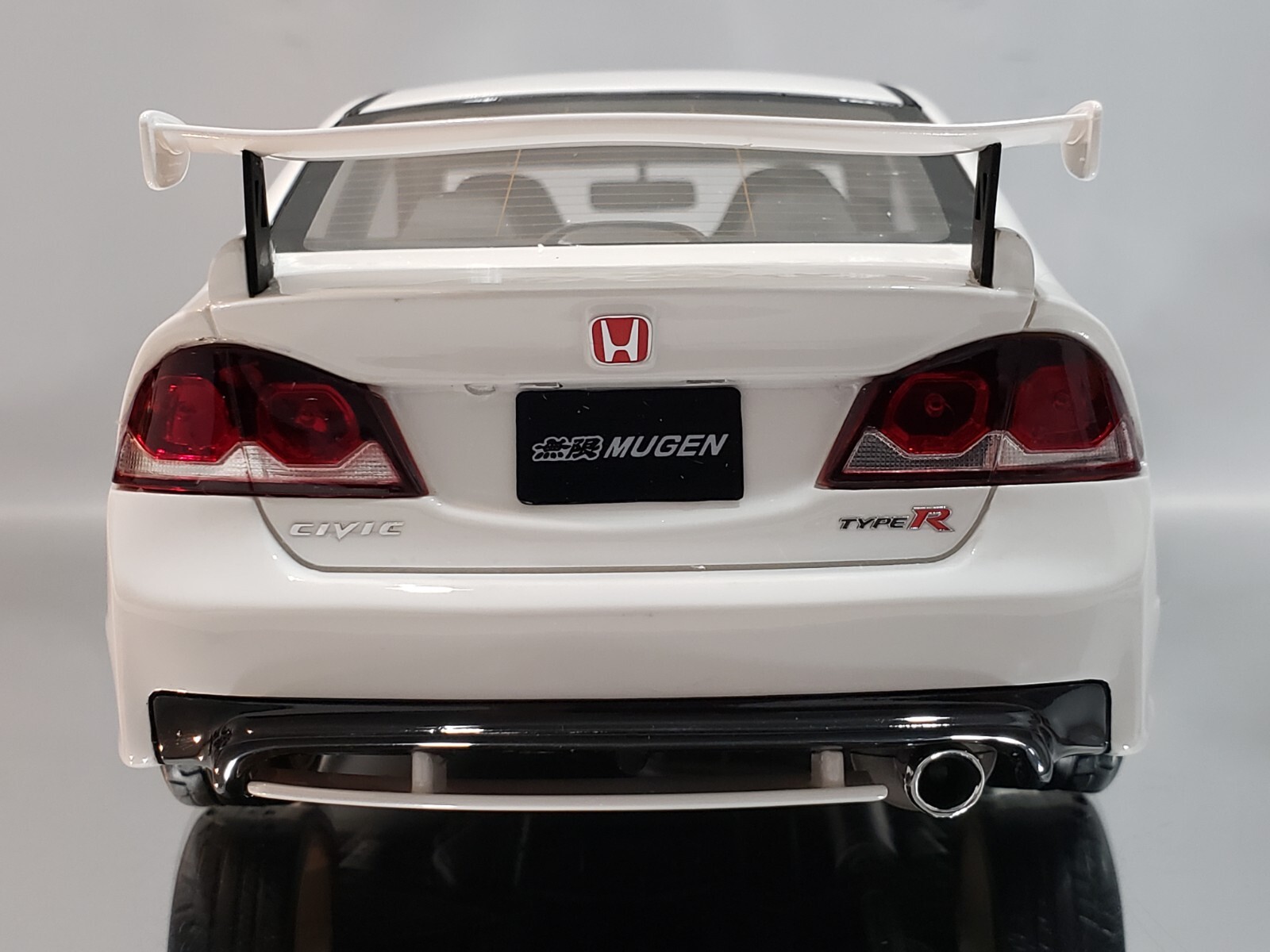 NEW 1:18 JDM Mugen Honda Civic Type R FD2 White Resin Model OTTOmobile Rare