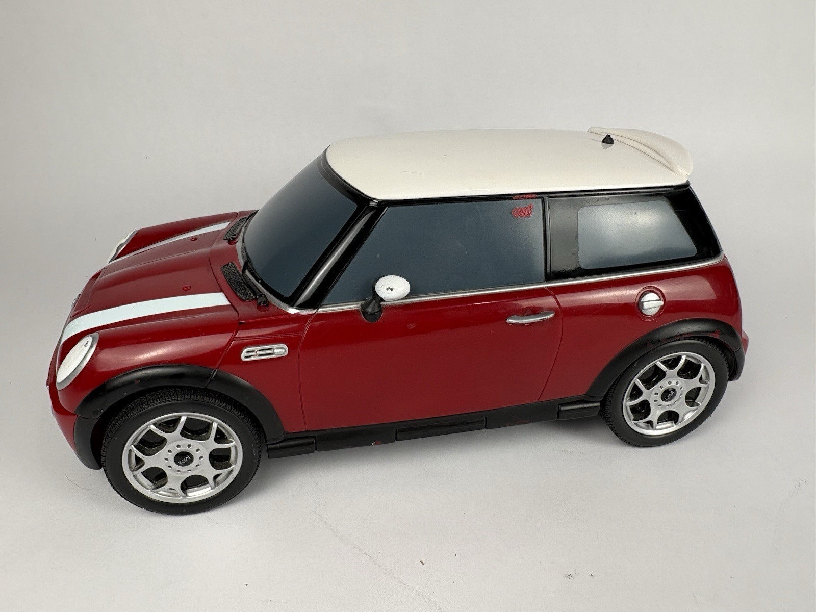 Playmates Micro Machines Mini Cooper with 2 Micro Cars – FOLDS OUT – 2004