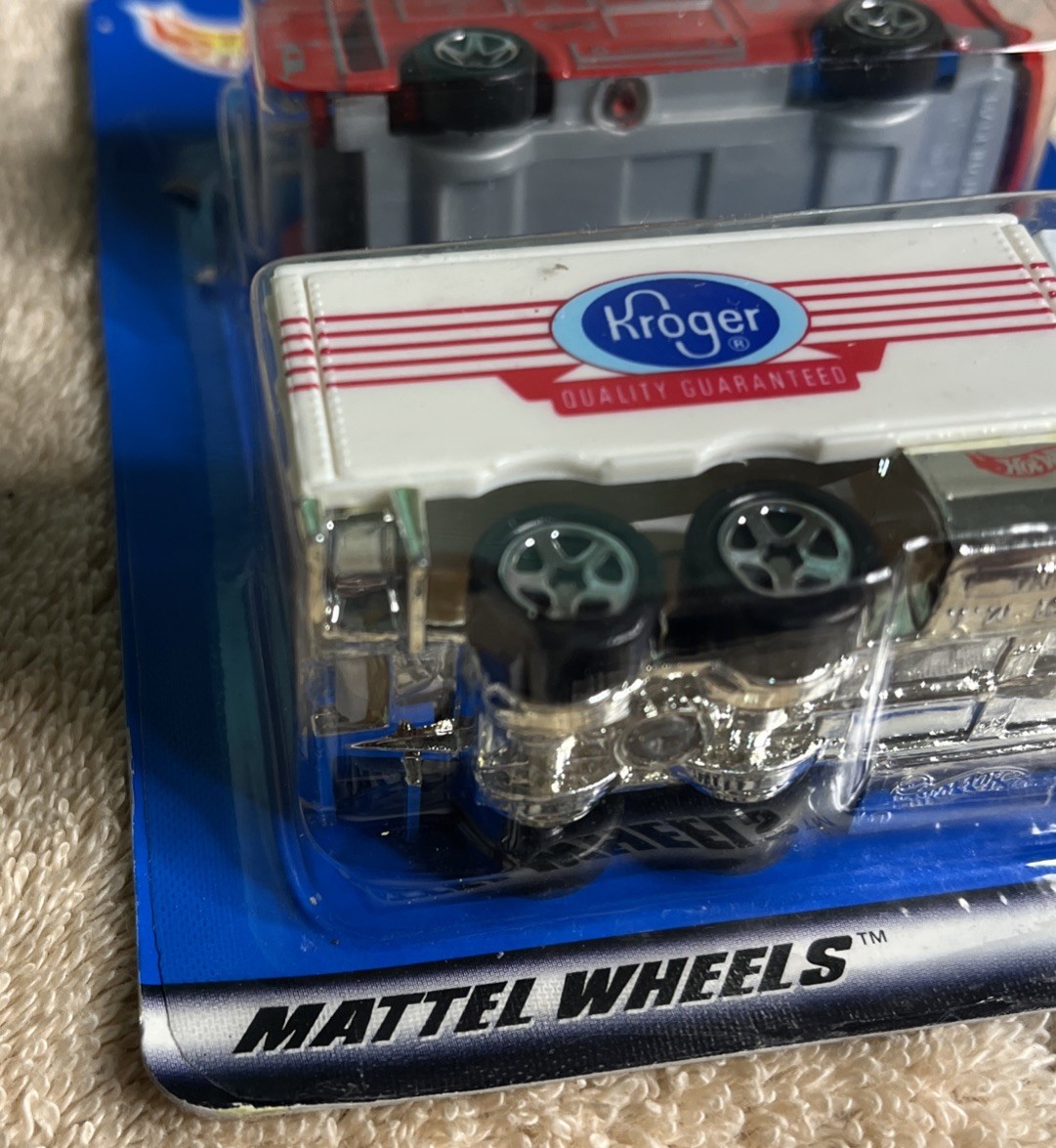 Hot Wheels Kroger 2 Pack W/ Fire Truck and Kroger.Truck