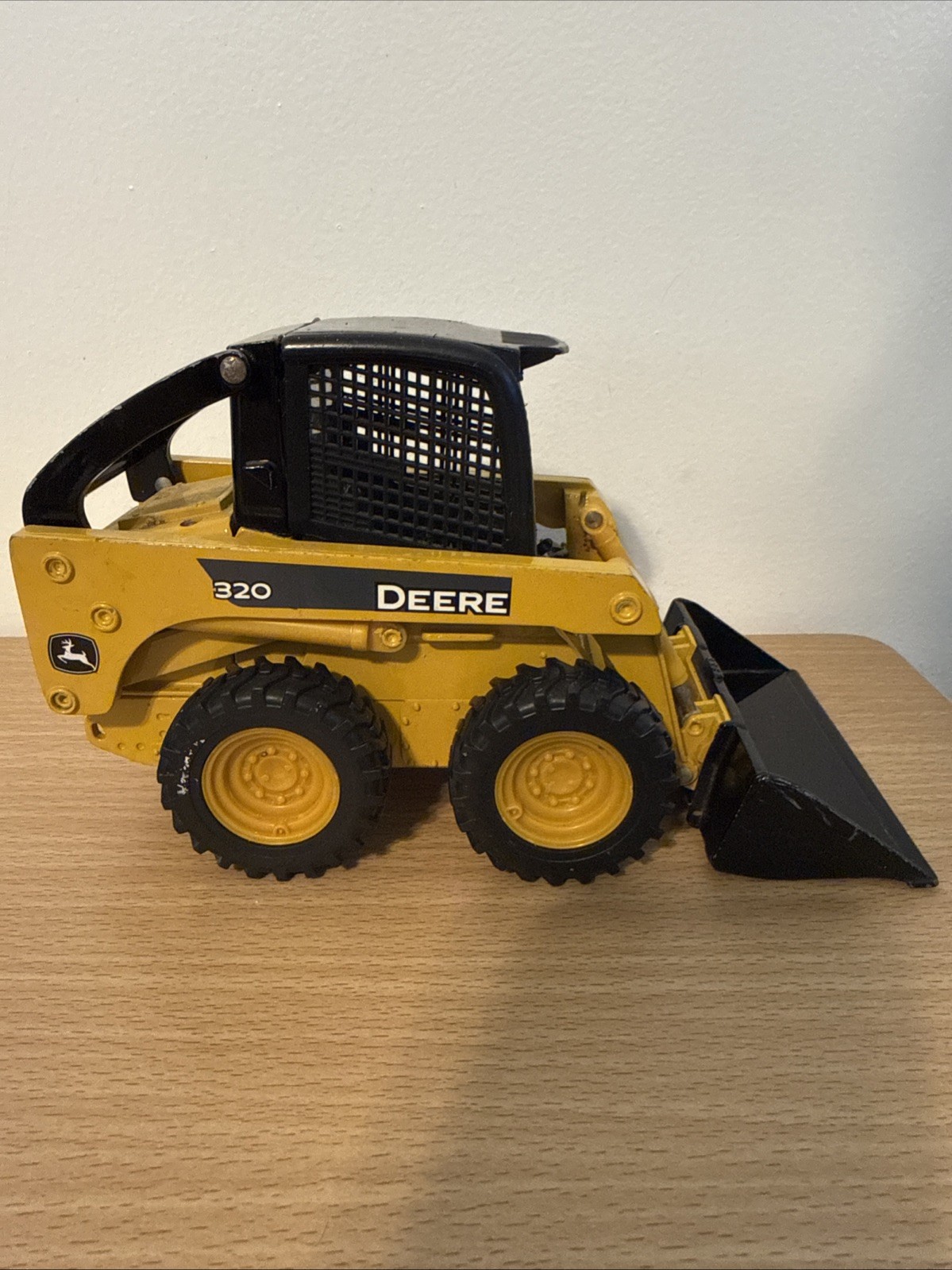 ERTL John Deere 320 Skid Loader VERY HEAVY