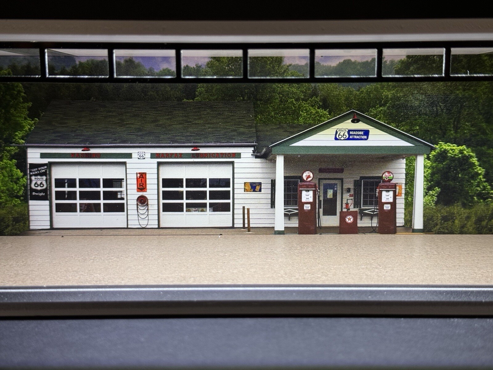 Classic Gas Station Theme FOR Hot Wheels 1:64 Model Diorama Garage LED Lighting!