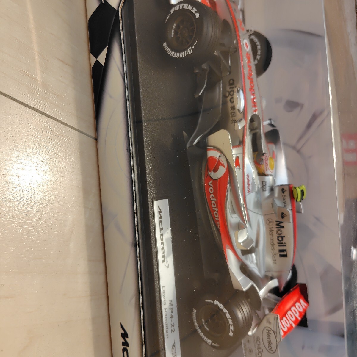 1/18 Hot Wheels Mclaren Mercedes Mp4-22 Lewis Hamilton’S First Winning Machine