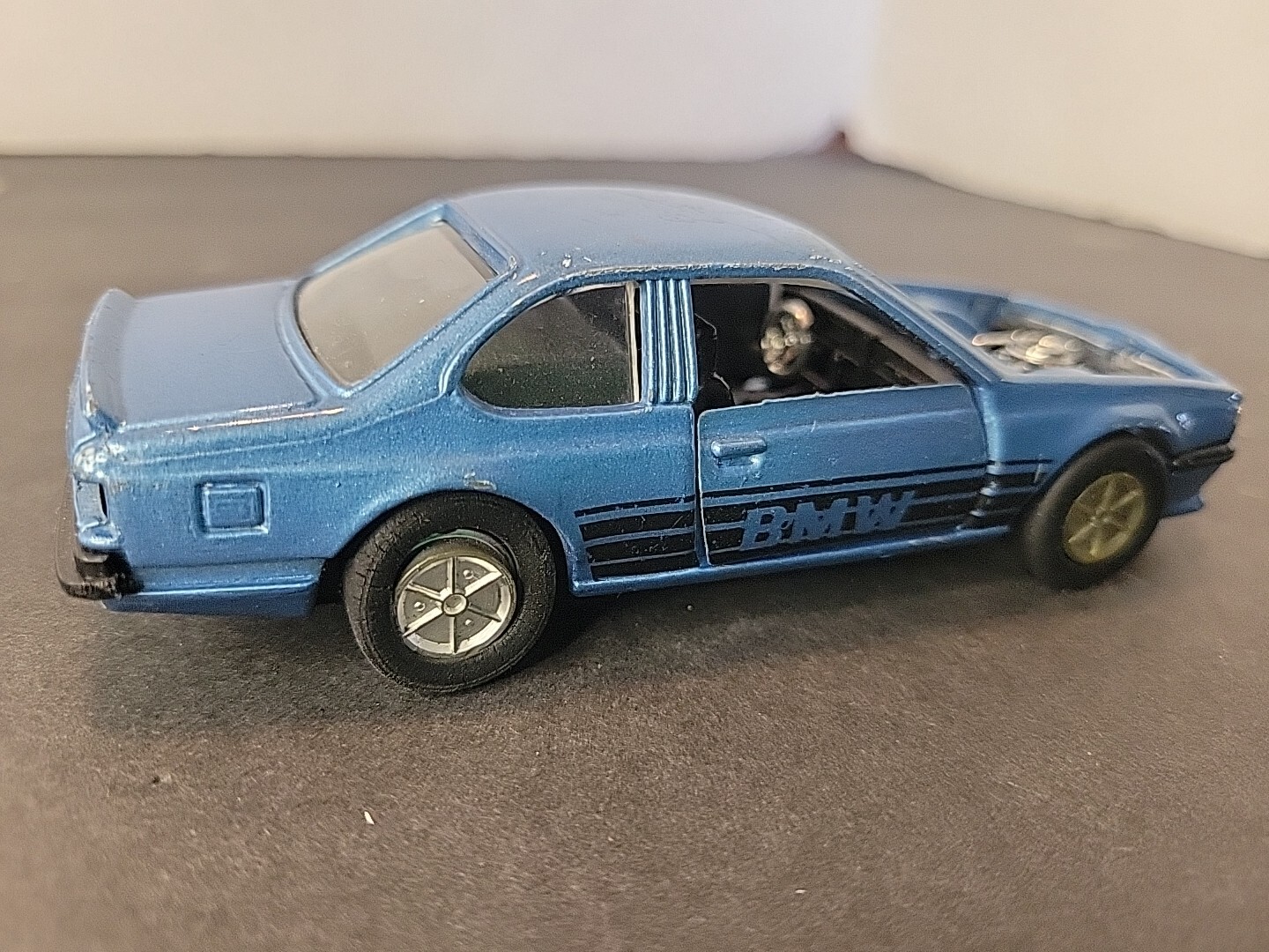 BMW 635CSi SS-907 Sunnyside Racers Vintage 1/41 Diecast Car Works With O Scale